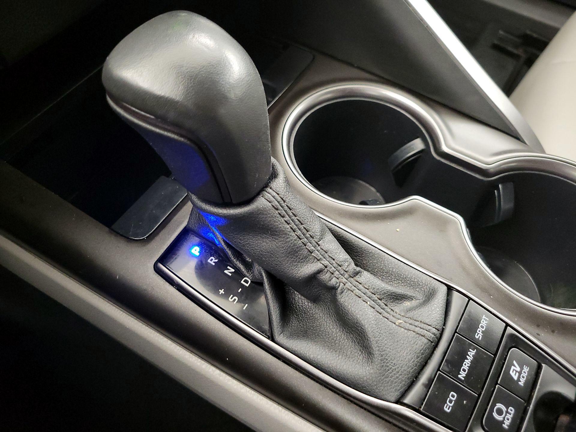 Thumbnail: 2024 Toyota Camry - 17