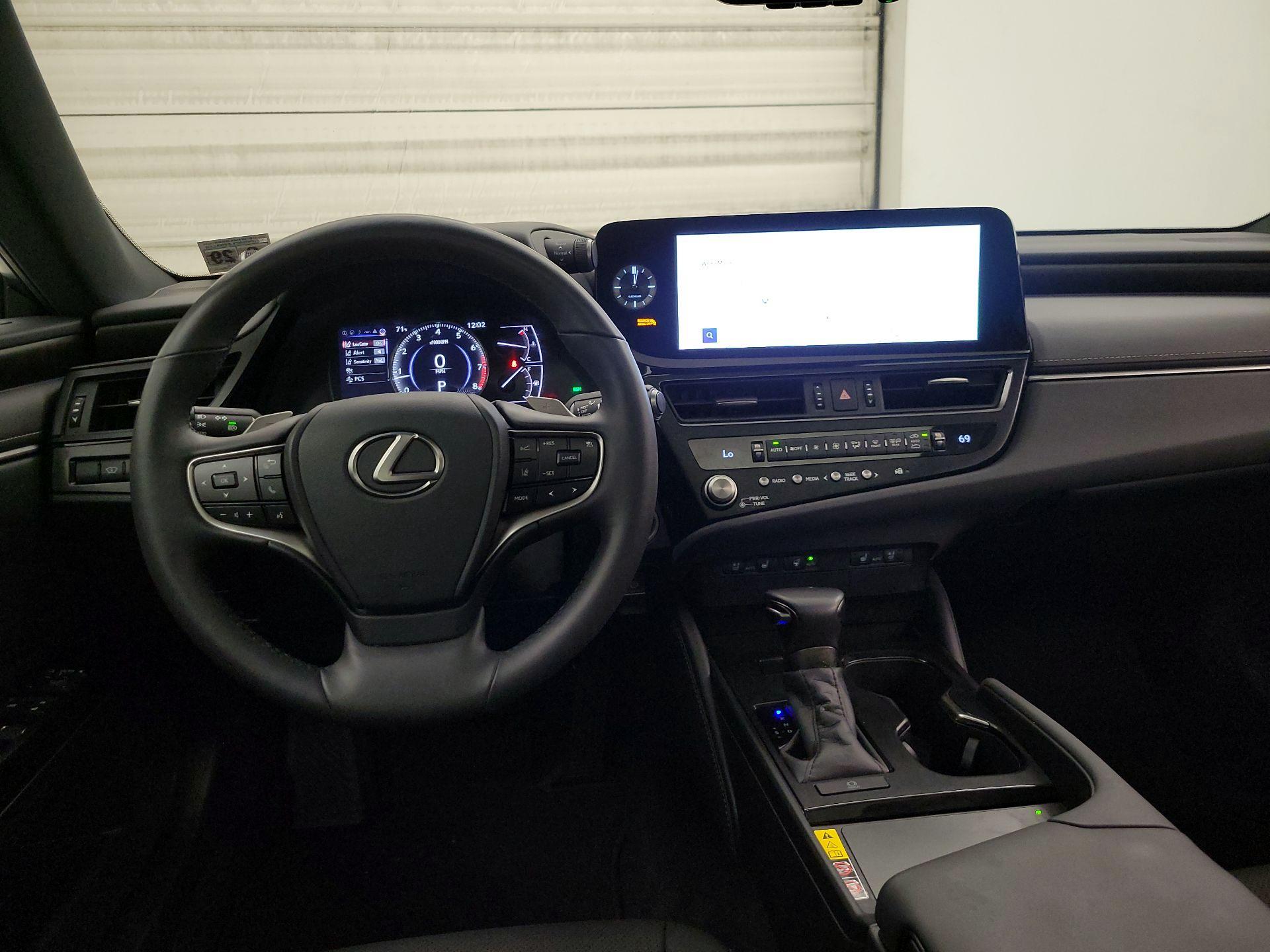 Thumbnail: 2024 Lexus ES - 9