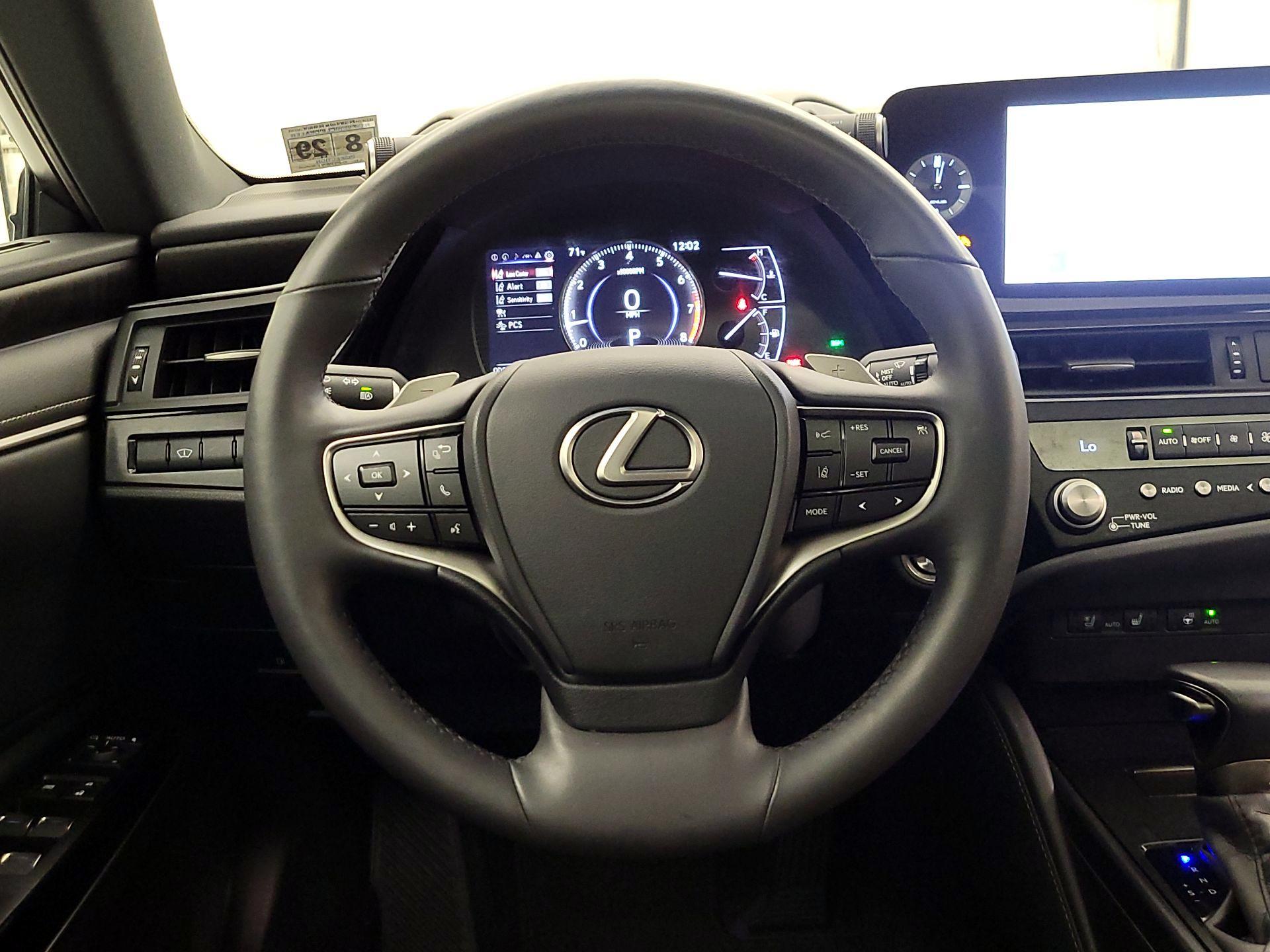 Thumbnail: 2024 Lexus ES - 10