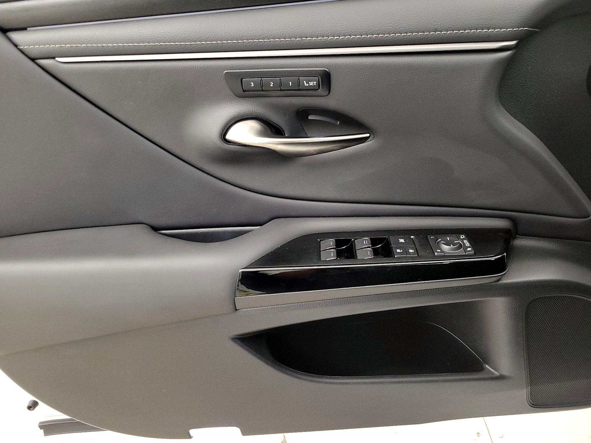 Thumbnail: 2024 Lexus ES - 12
