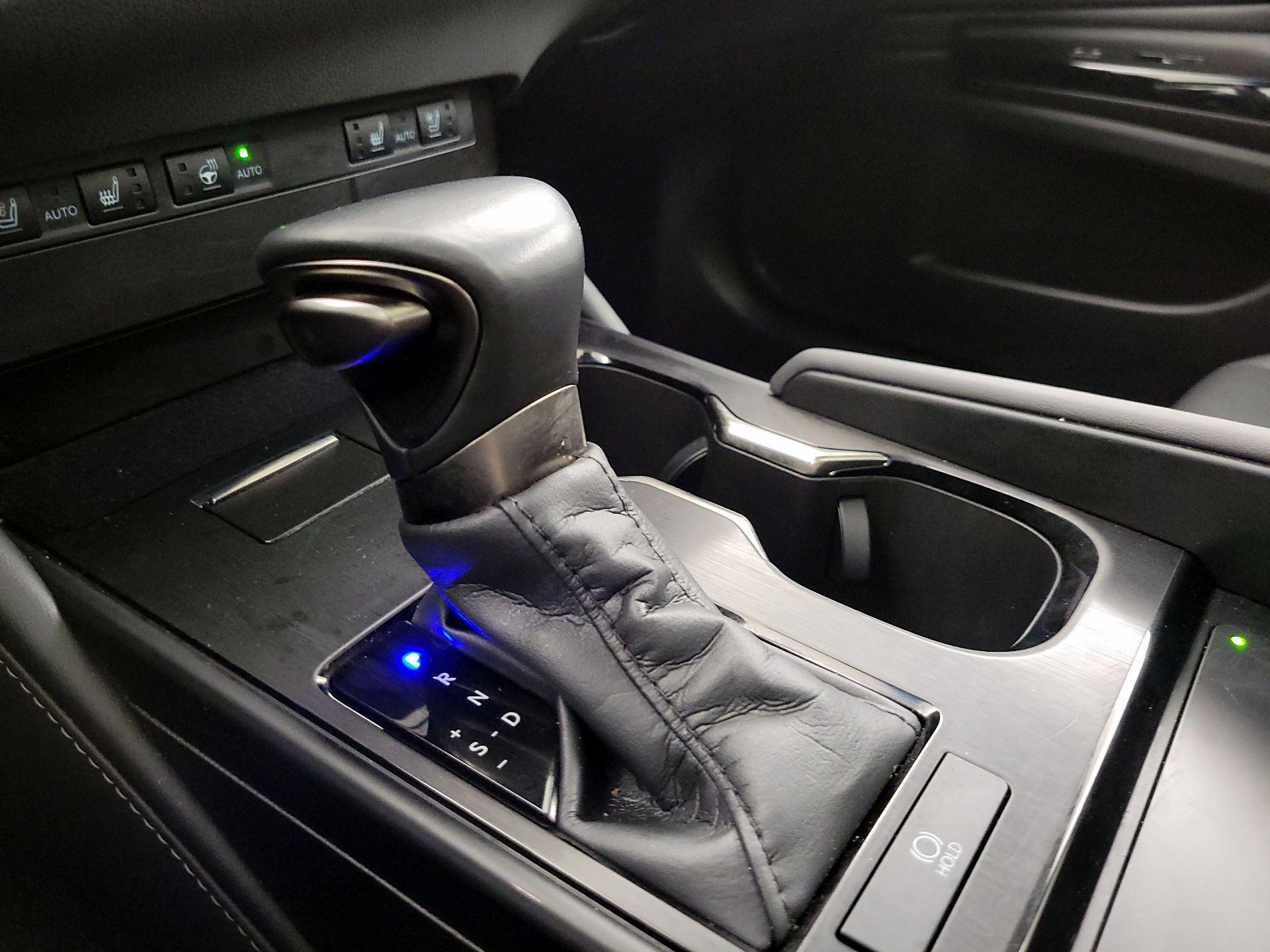Thumbnail: 2024 Lexus ES - 18