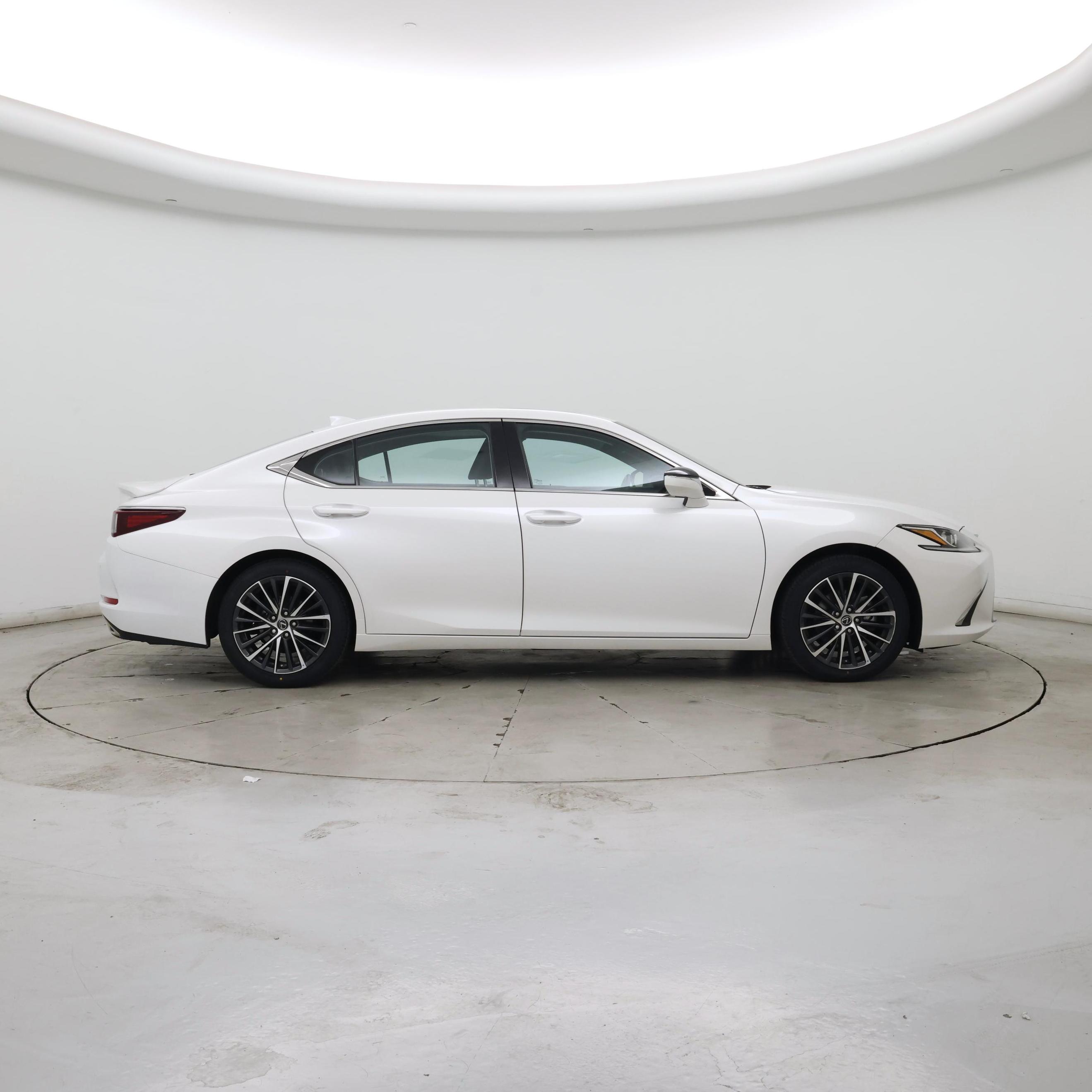Thumbnail: 2024 Lexus ES - 7