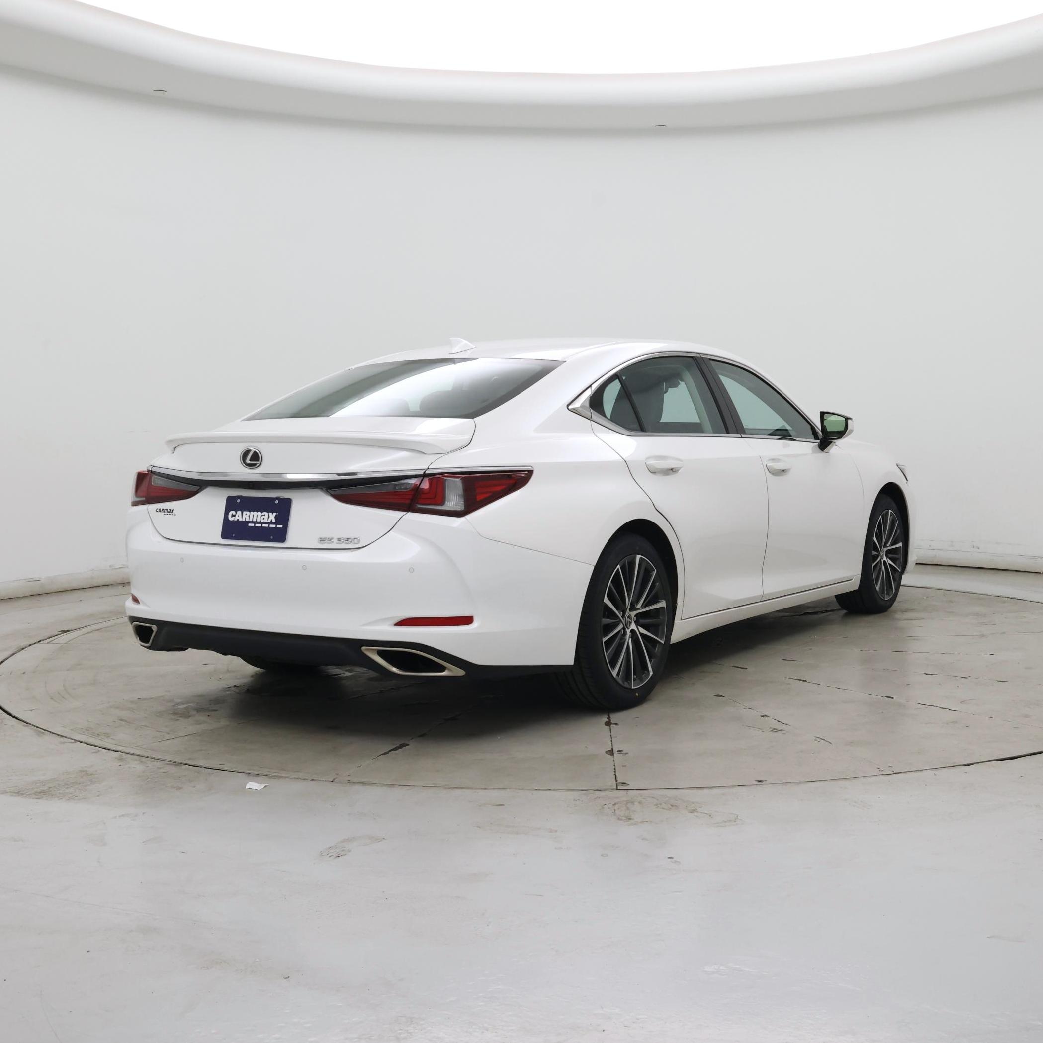 Thumbnail: 2024 Lexus ES - 8