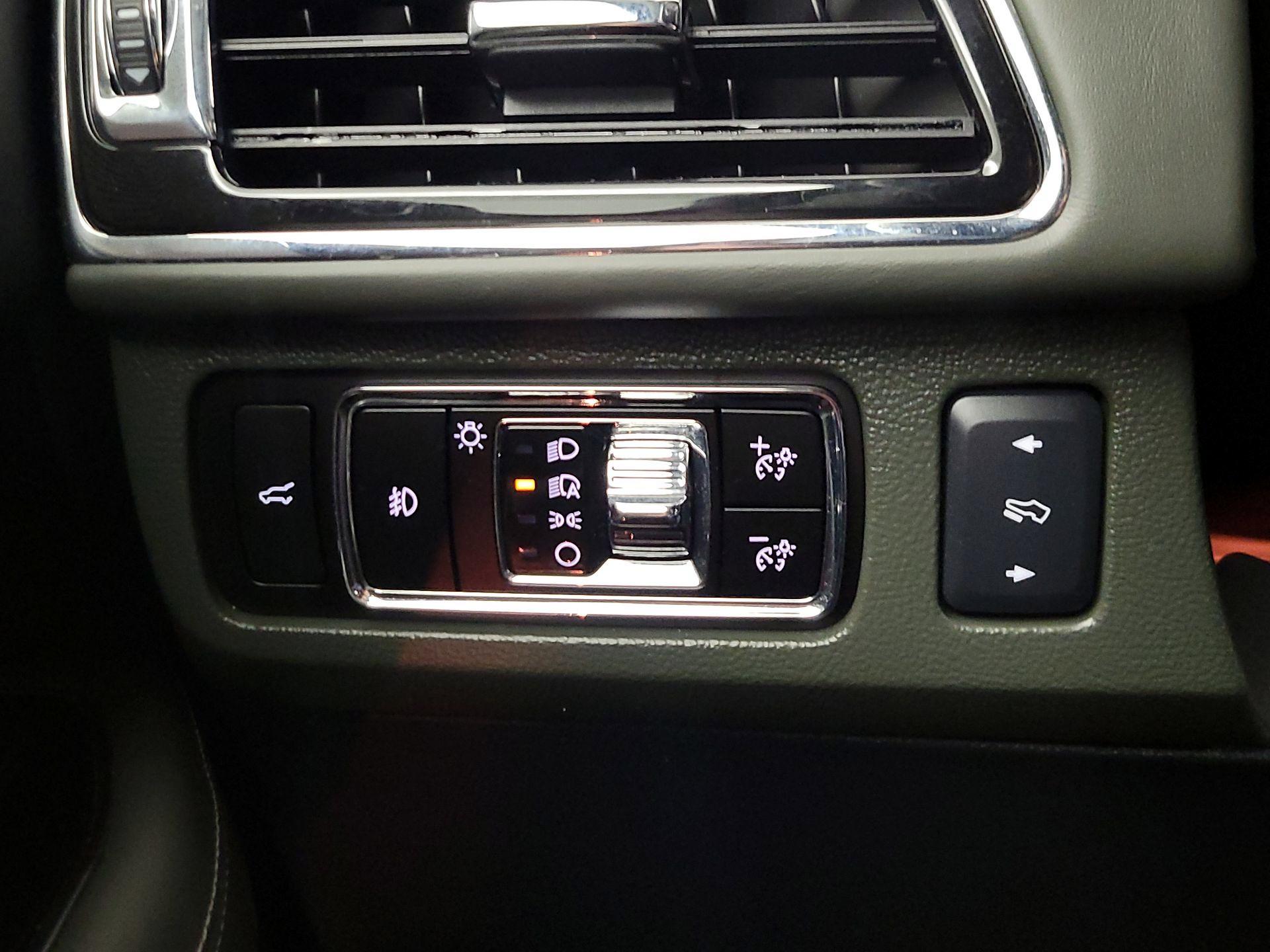 Thumbnail: 2023 Lincoln Navigator - 13