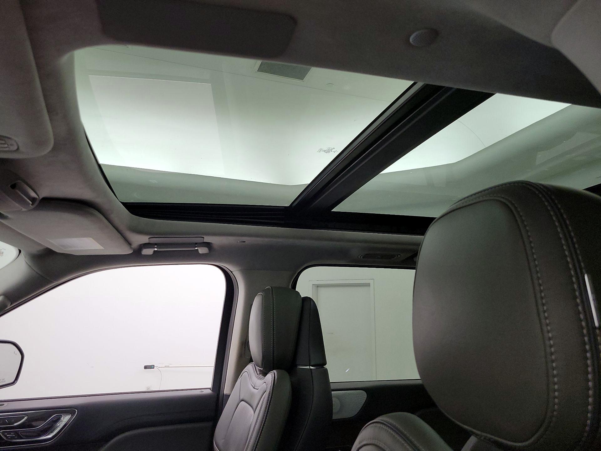 Thumbnail: 2023 Lincoln Navigator - 20