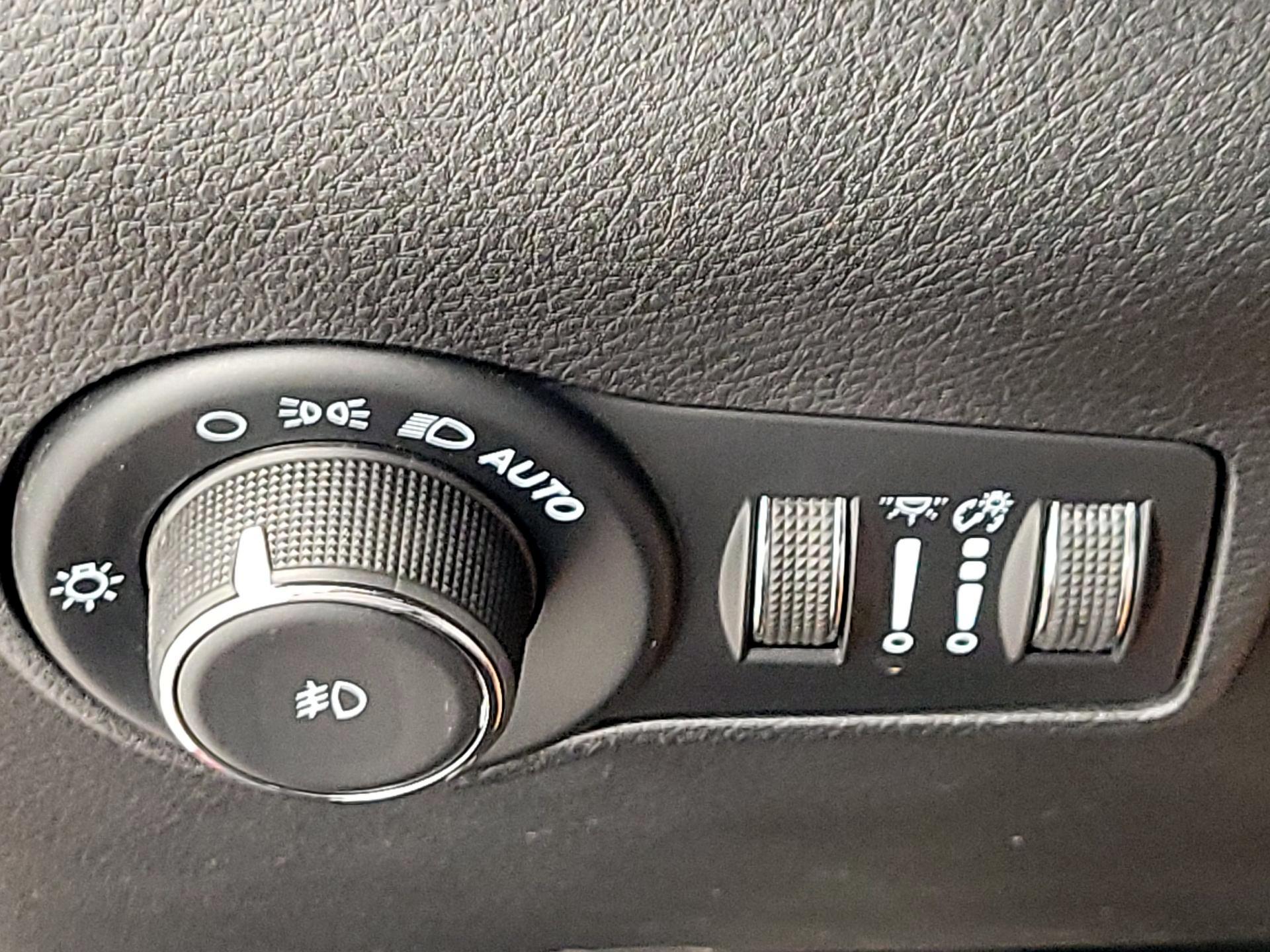 Thumbnail: 2023 Jeep Compass - 13