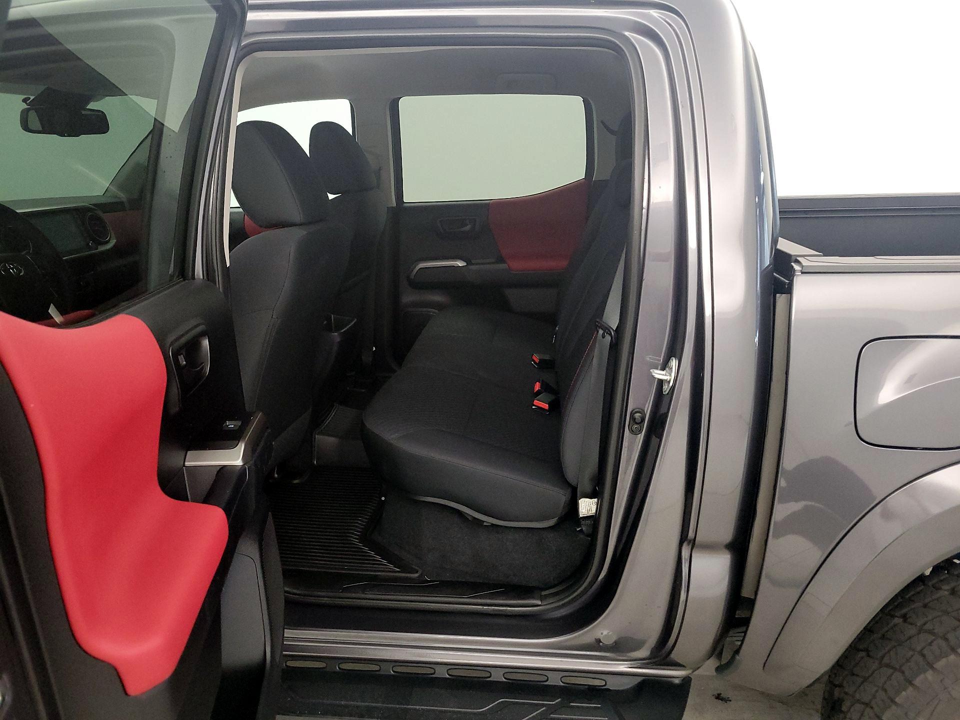 Thumbnail: 2021 Toyota Tacoma - 17