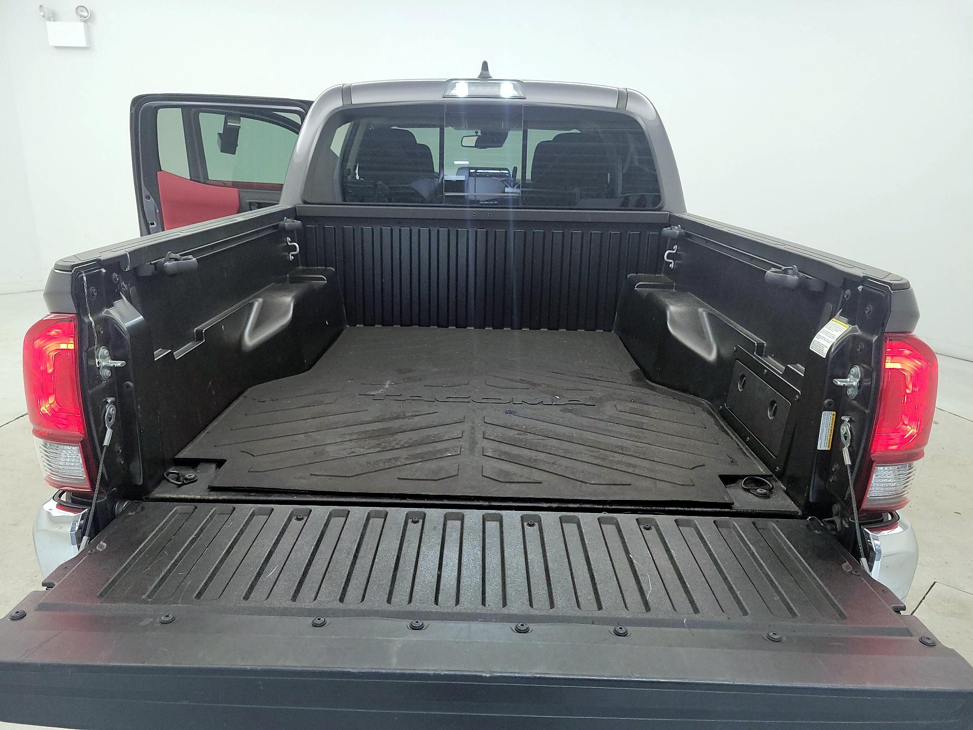 Thumbnail: 2021 Toyota Tacoma - 18