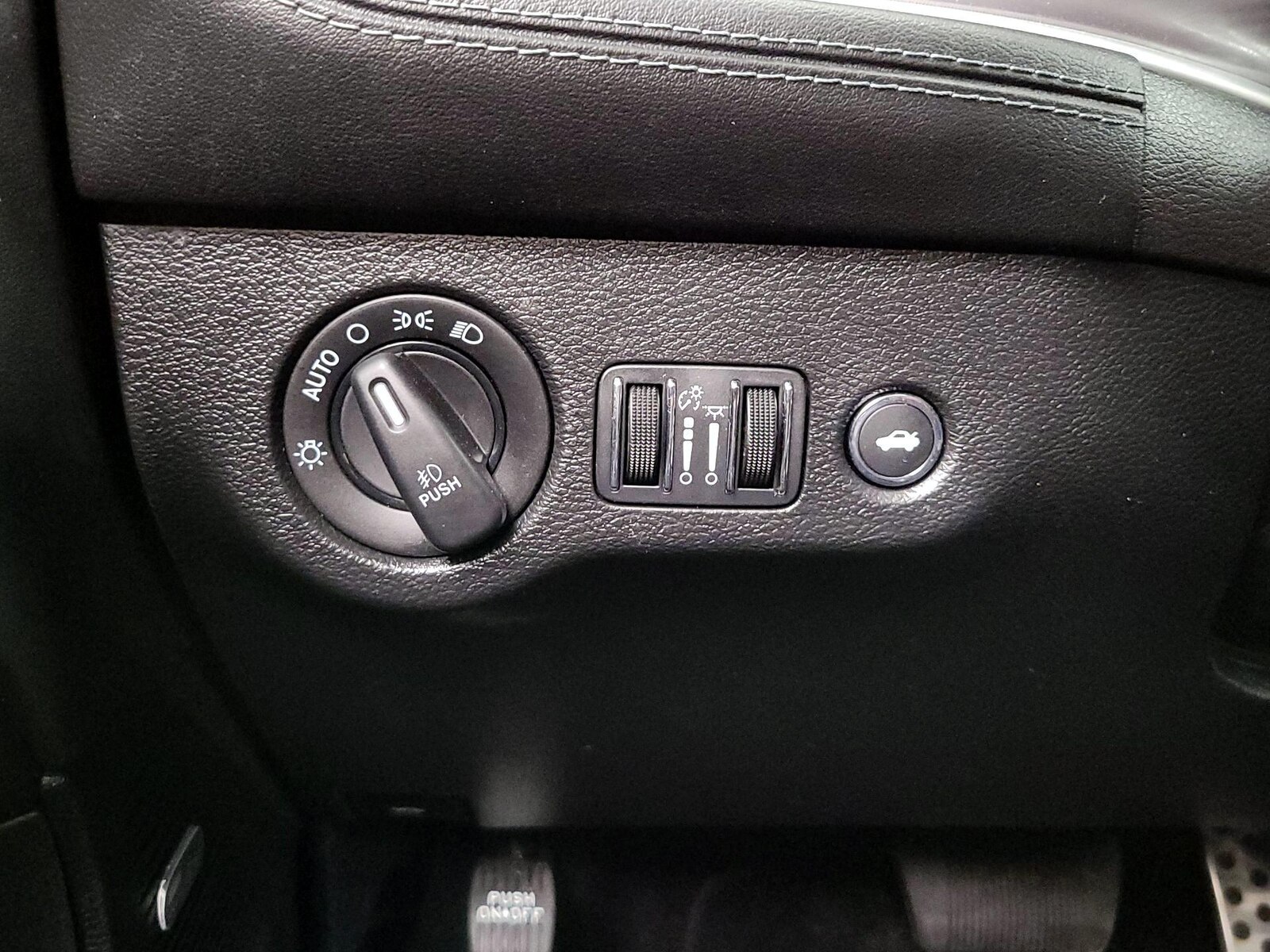 2022 Dodge Challenger R/T - Photo 14