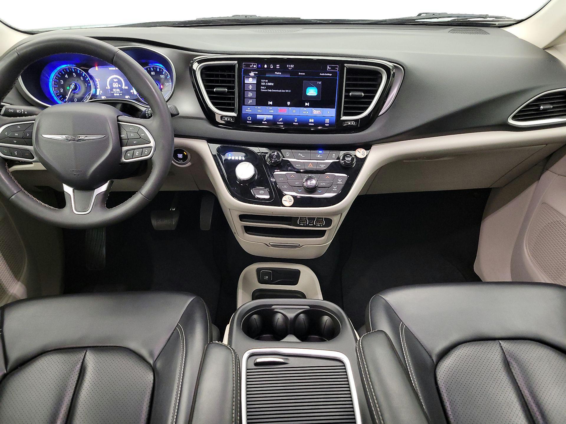 Thumbnail: 2023 Chrysler Pacifica - 9