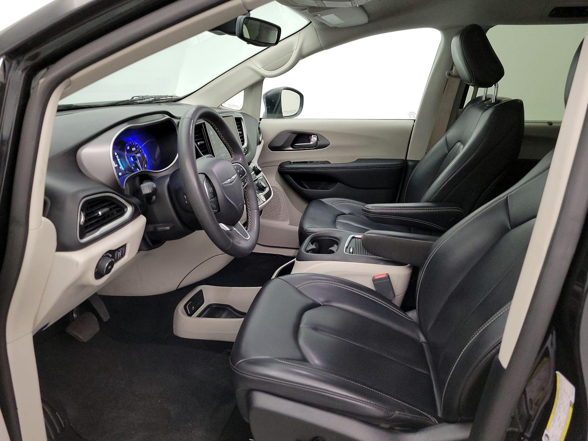 Thumbnail: 2023 Chrysler Pacifica - 11