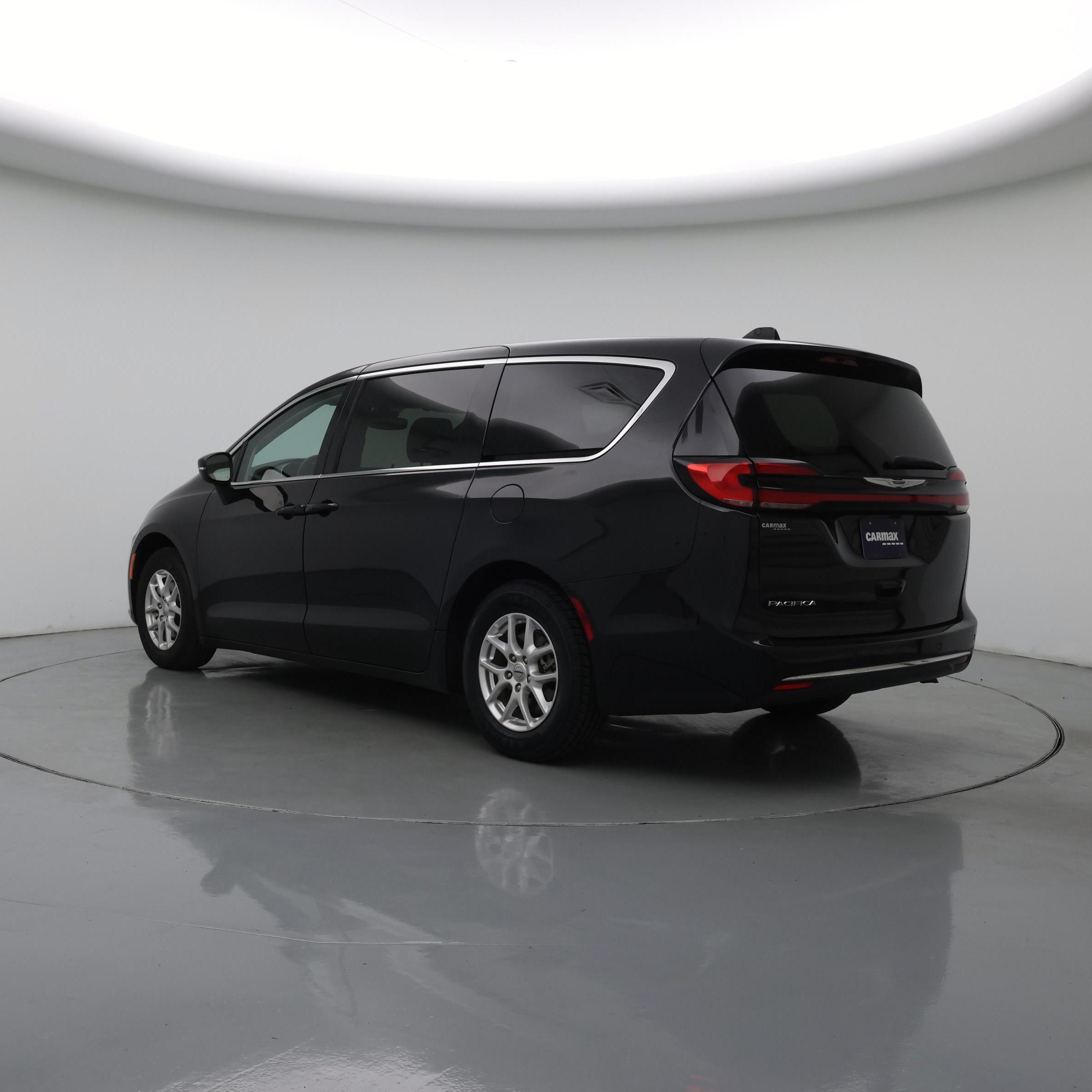Thumbnail: 2023 Chrysler Pacifica - 2