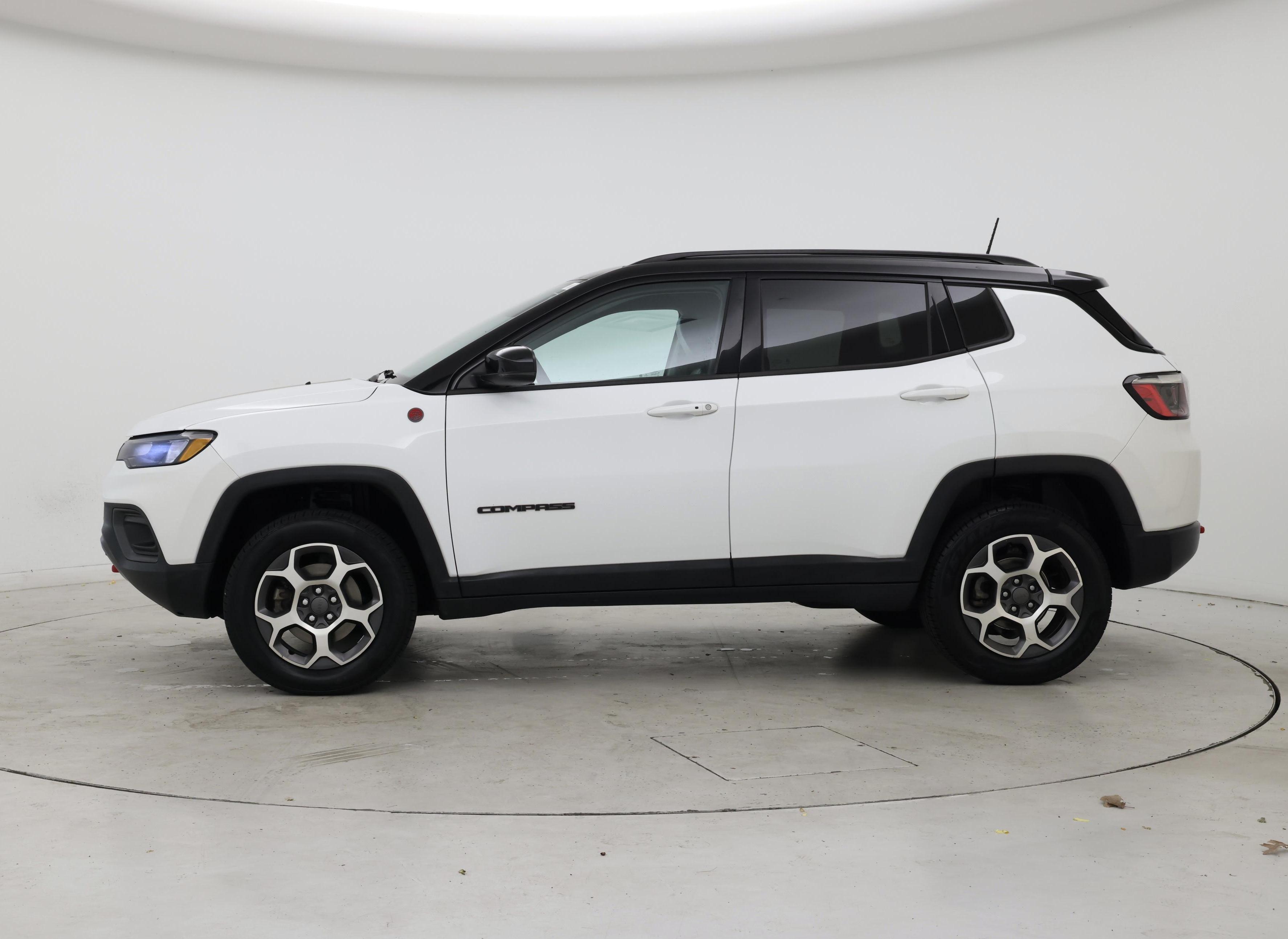 Thumbnail: 2022 Jeep Compass - 3