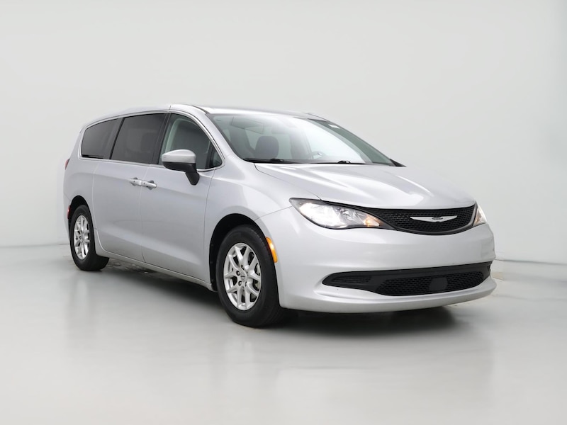 2022 Chrysler Voyager LX