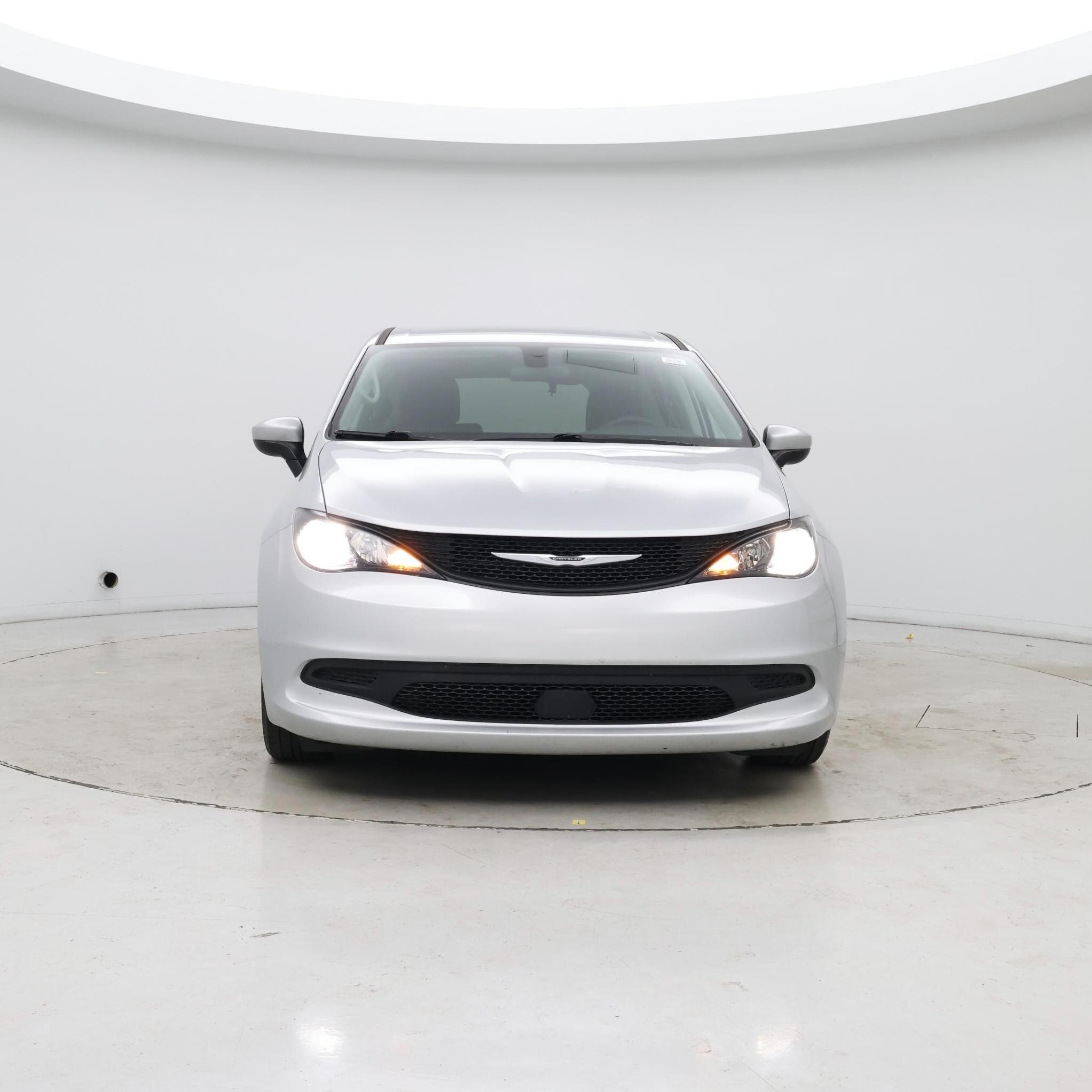 Thumbnail: 2022 Chrysler Voyager - 5