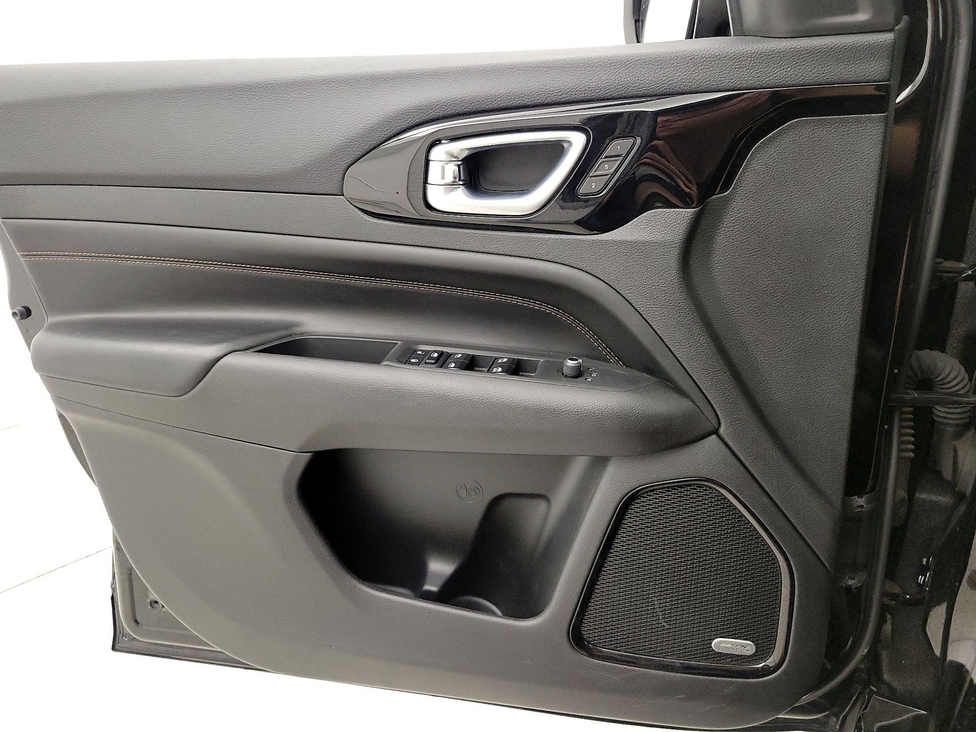 Thumbnail: 2023 Jeep Compass - 12