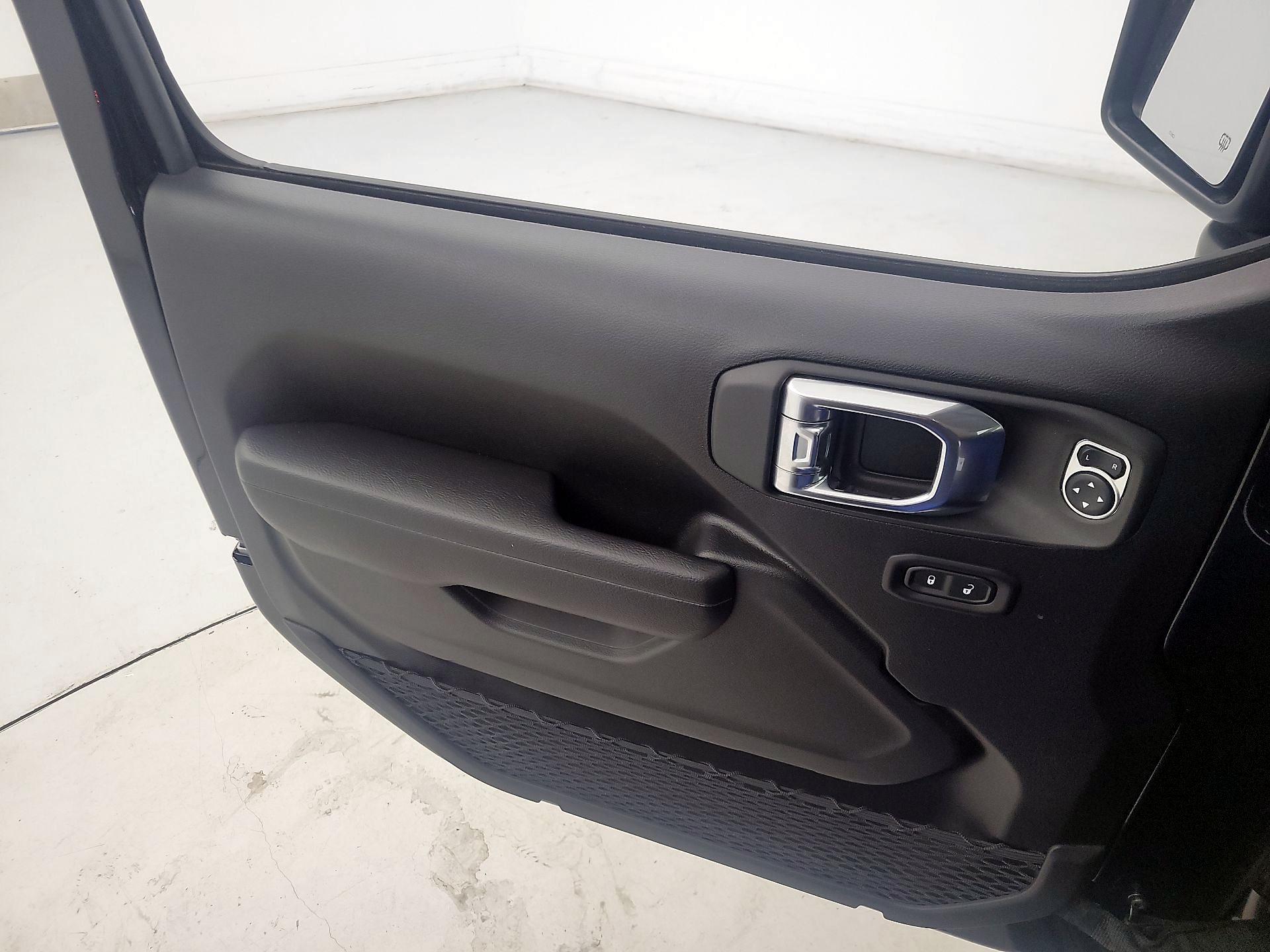 Thumbnail: 2022 Jeep Wrangler - 12