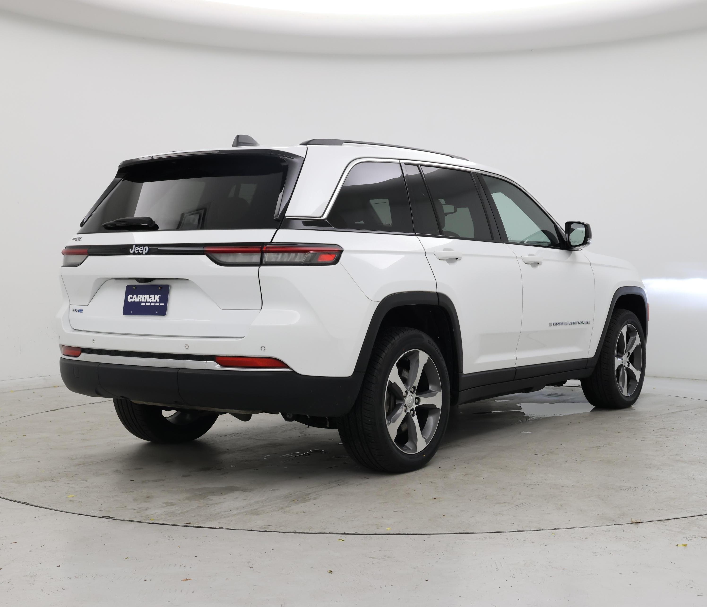 Thumbnail: 2023 Jeep Grand Cherokee - 8