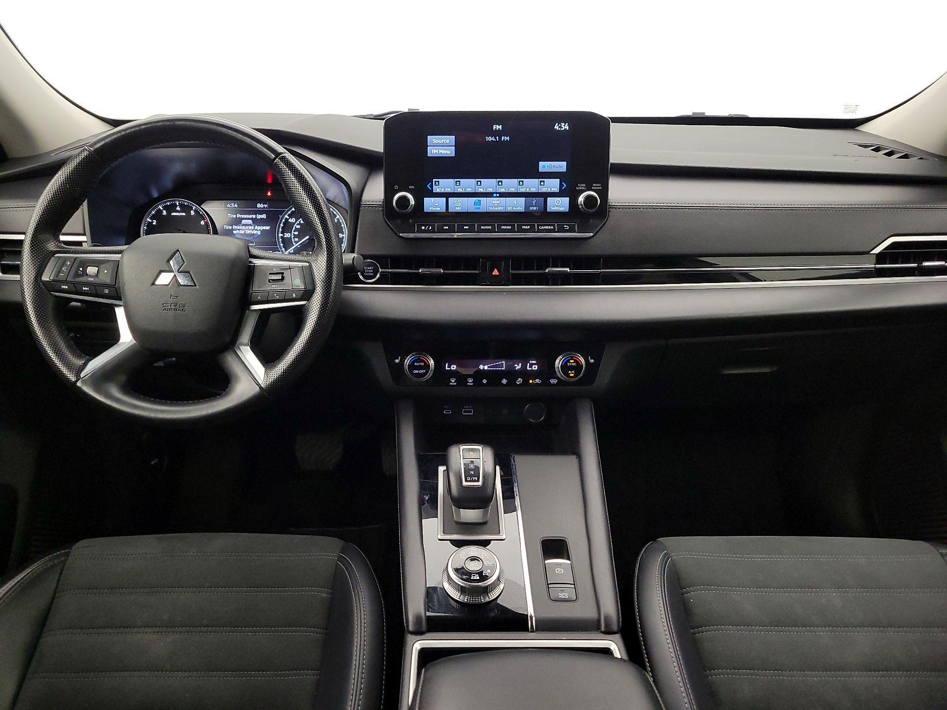 Thumbnail: 2024 Mitsubishi Outlander - 9