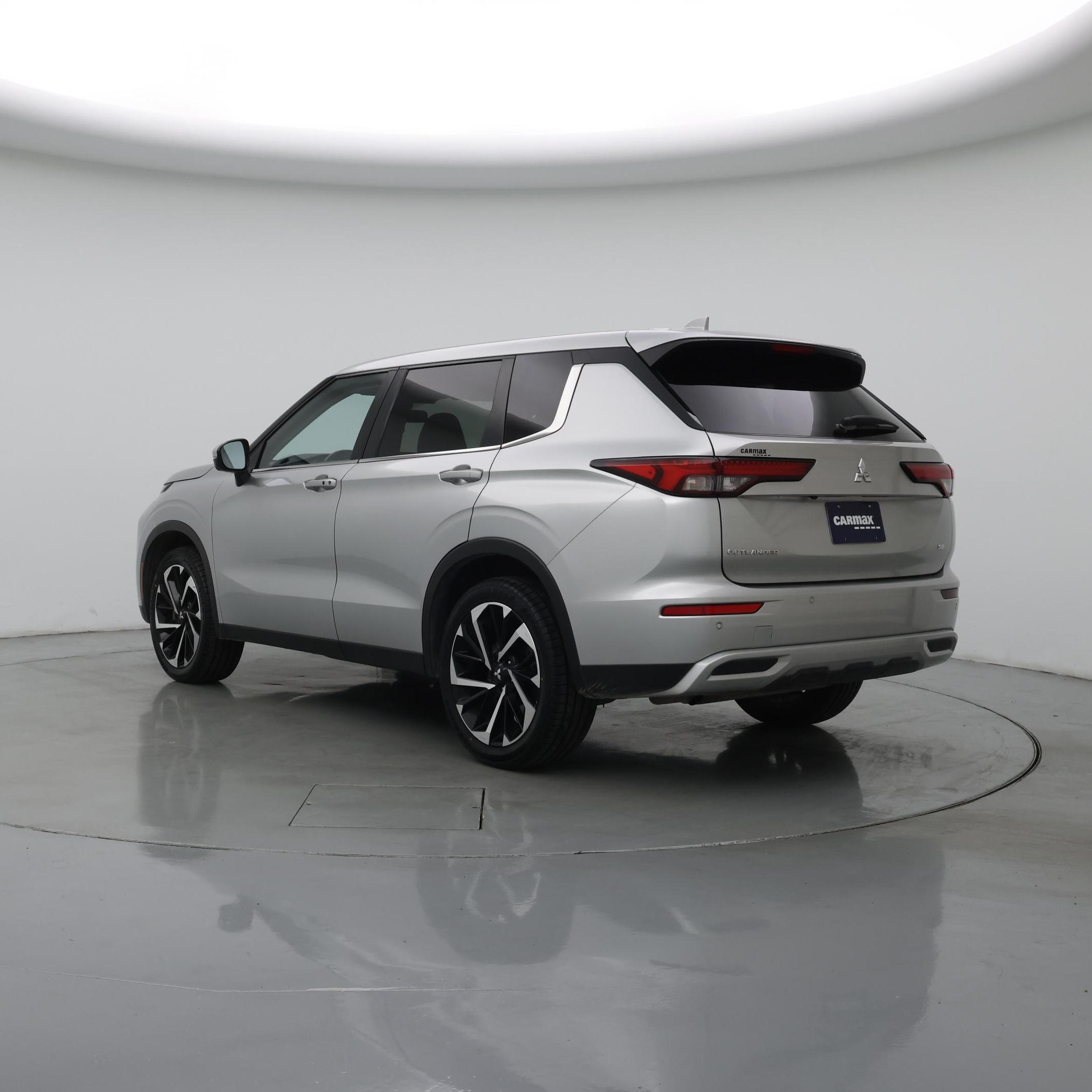 Thumbnail: 2024 Mitsubishi Outlander - 2