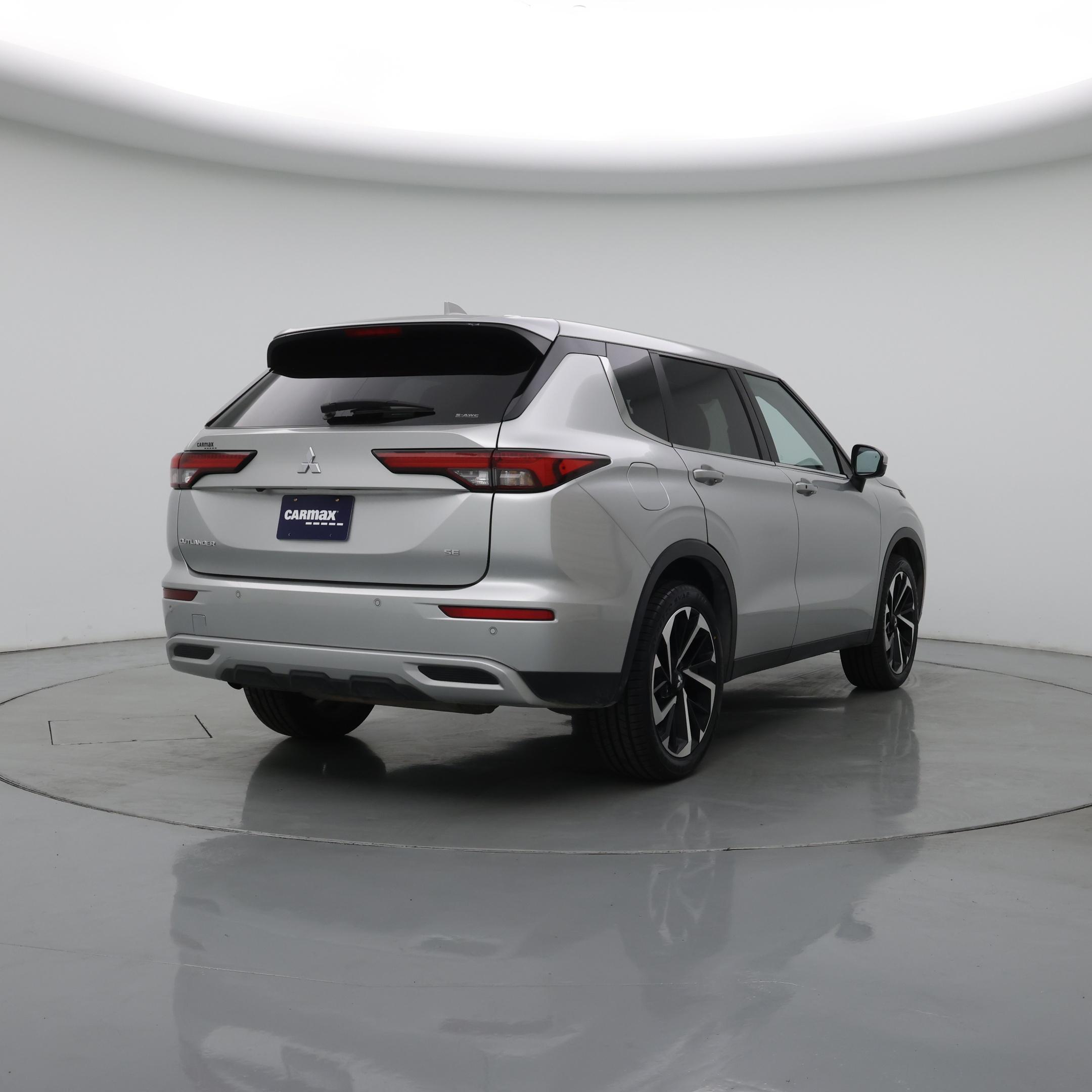 Thumbnail: 2024 Mitsubishi Outlander - 8