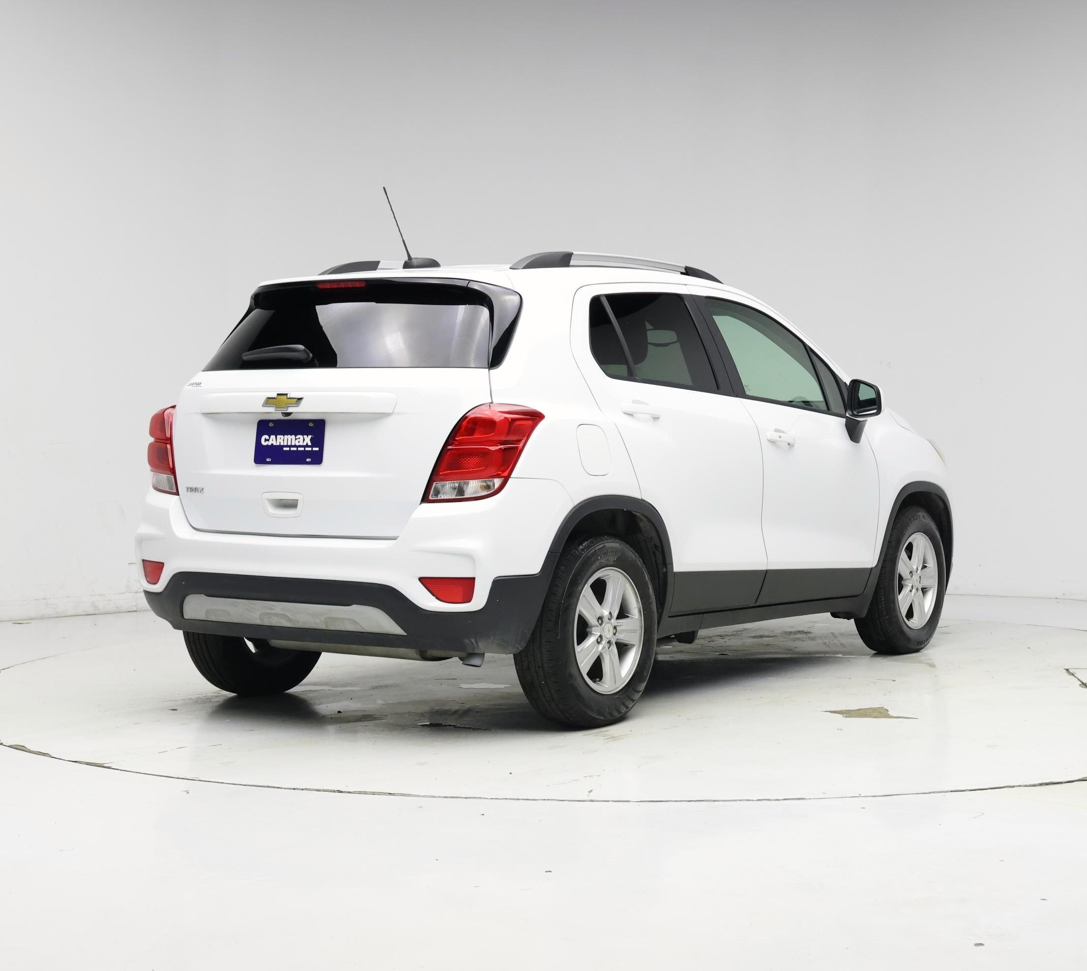 Thumbnail: 2022 Chevrolet Trax - 8