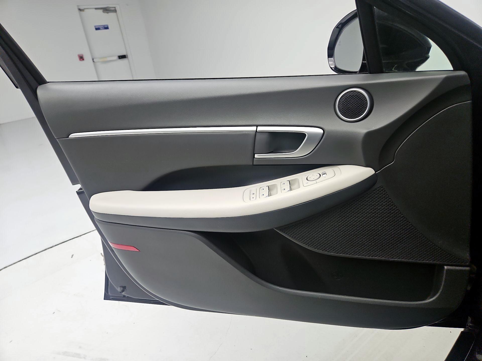 Thumbnail: 2025 Hyundai Sonata - 12