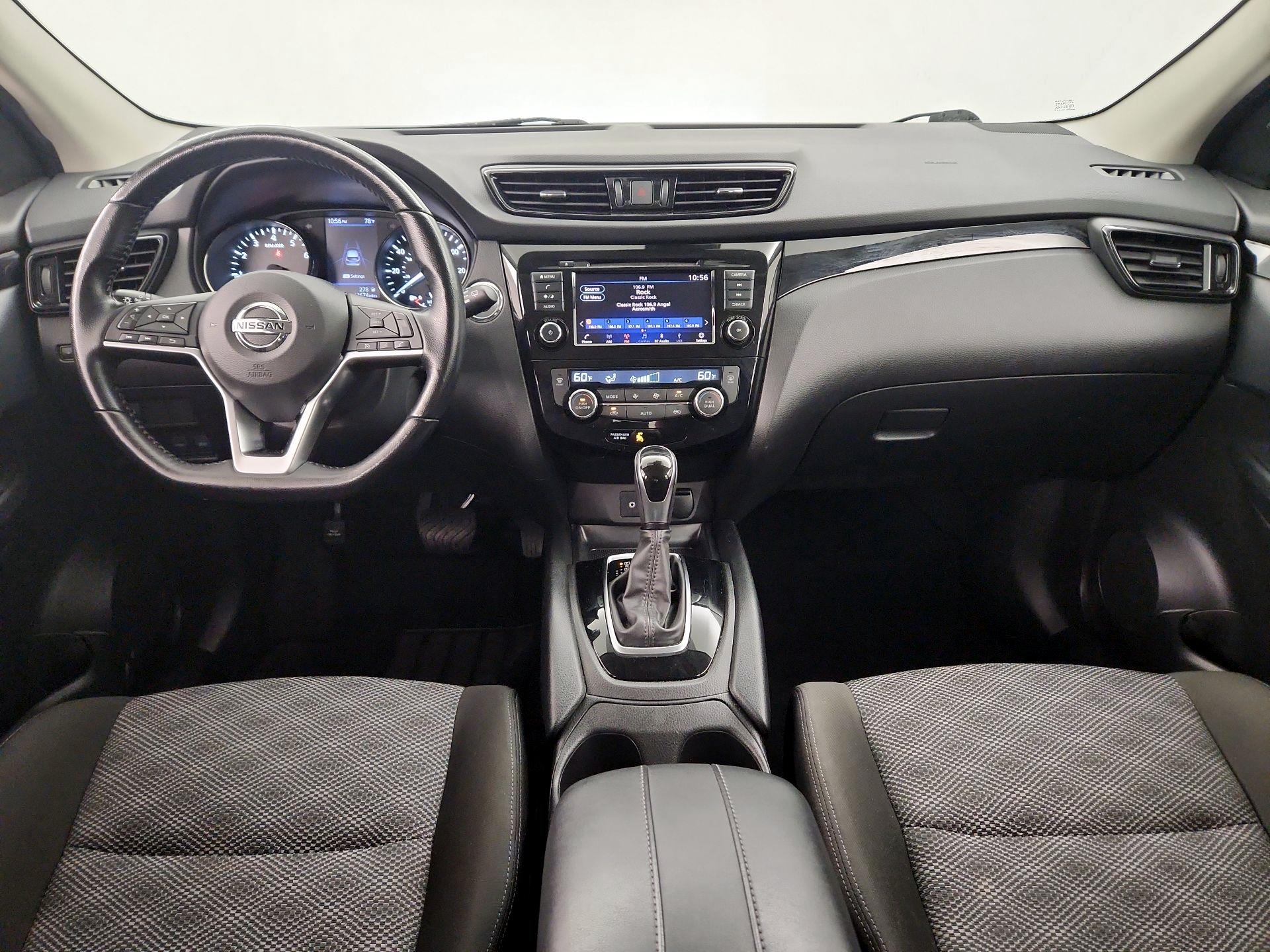Thumbnail: 2021 Nissan Rogue Sport - 9