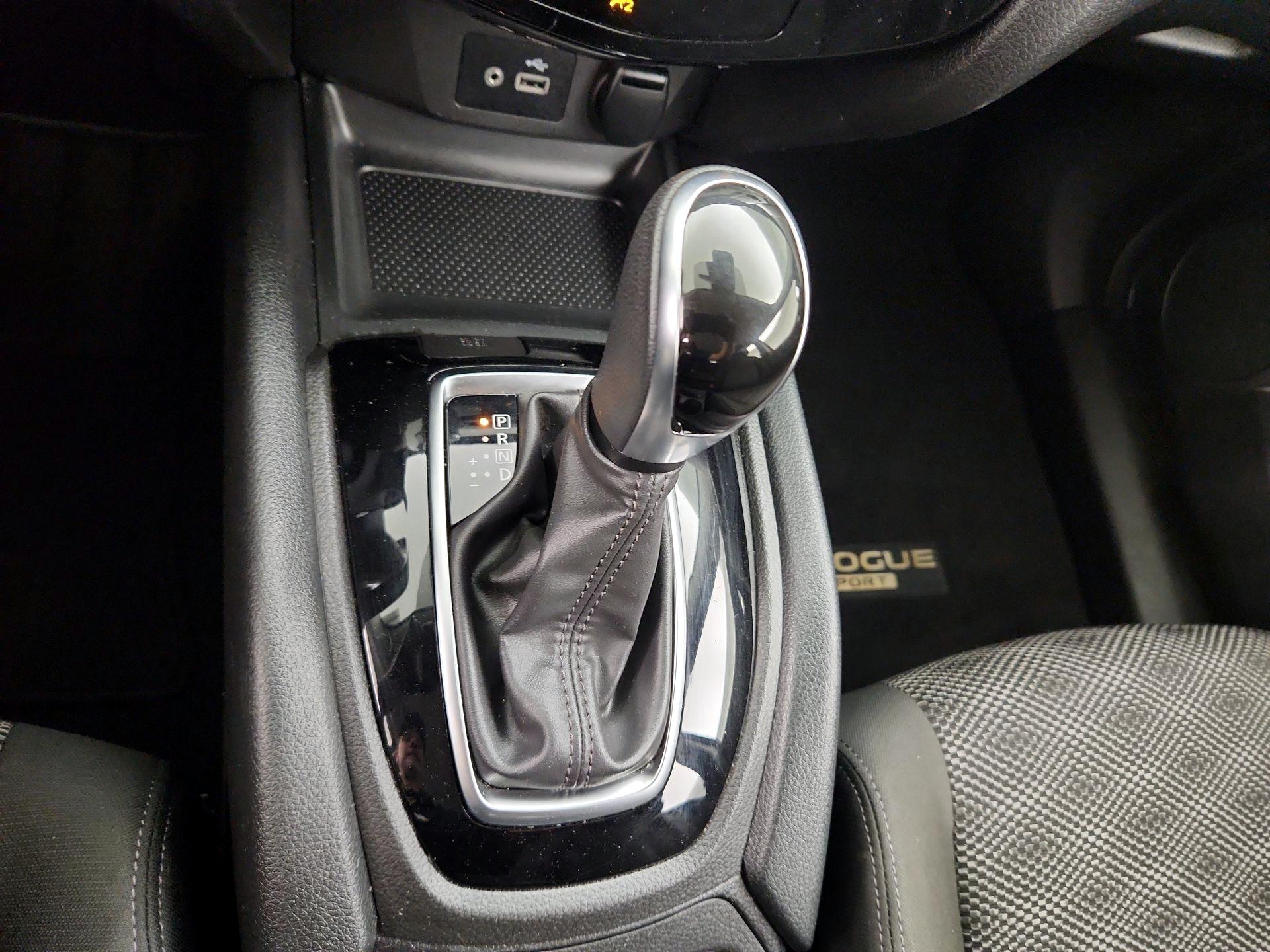 Thumbnail: 2021 Nissan Rogue Sport - 17