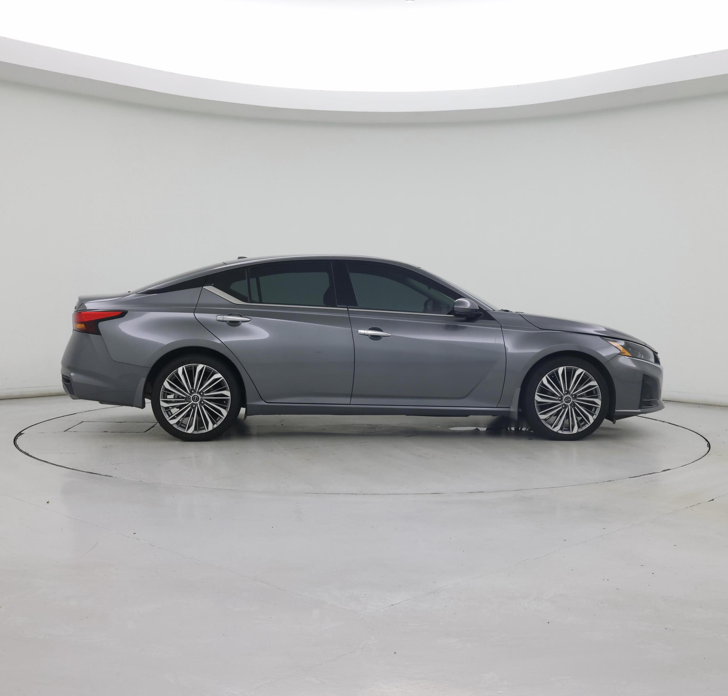 Thumbnail: 2023 Nissan Altima - 7