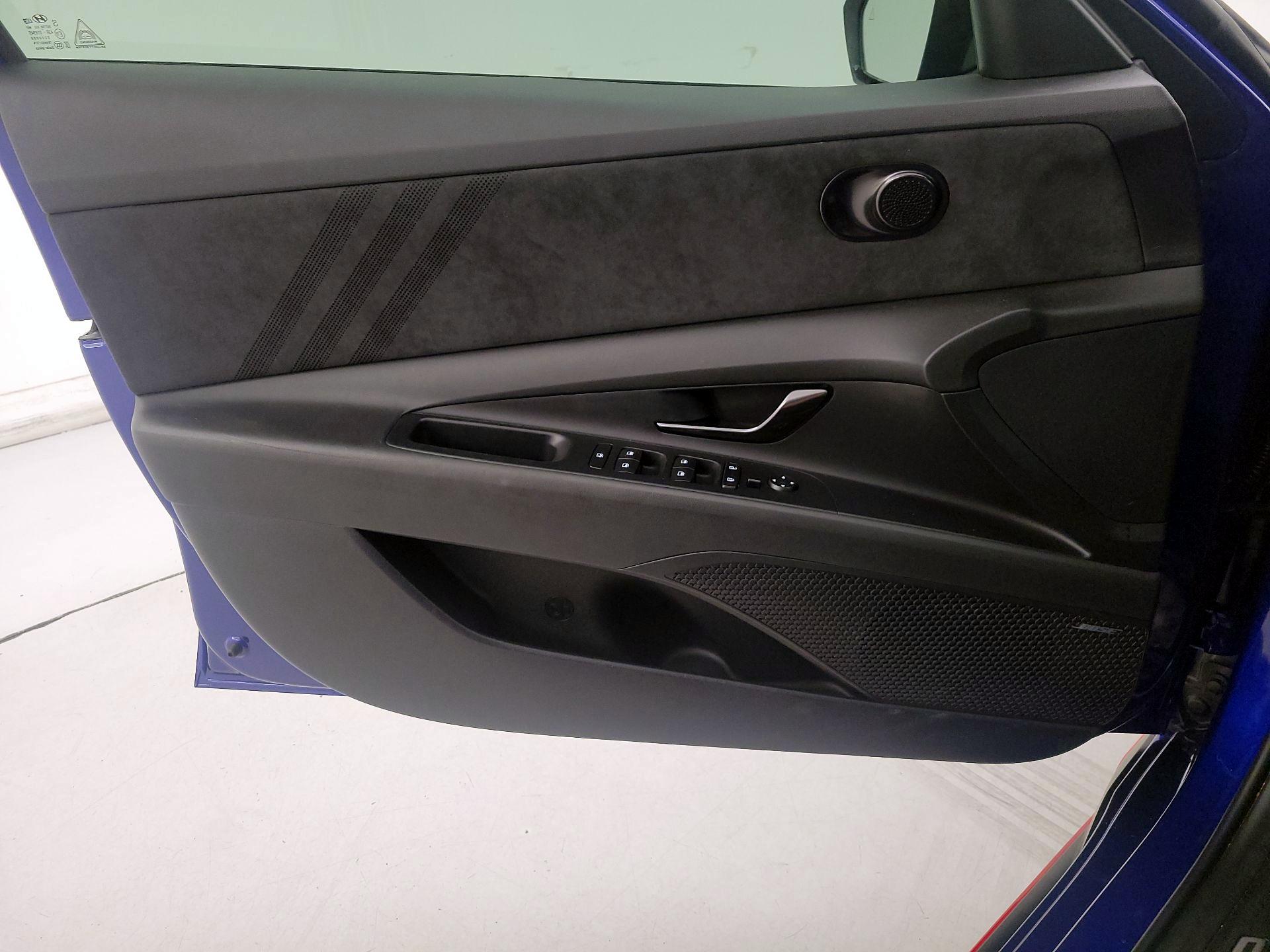 Thumbnail: 2022 Hyundai Elantra - 12