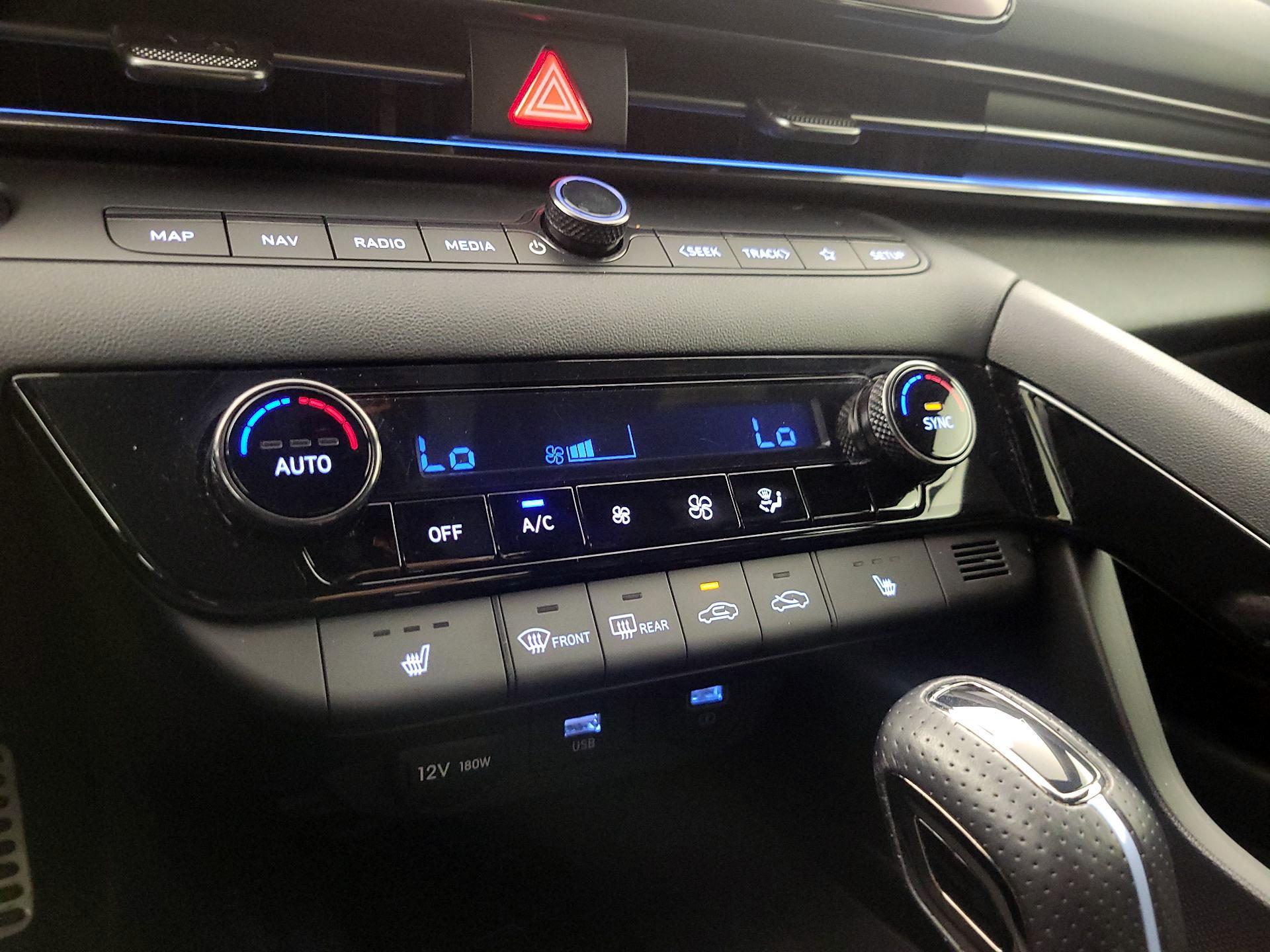 Thumbnail: 2022 Hyundai Elantra - 16