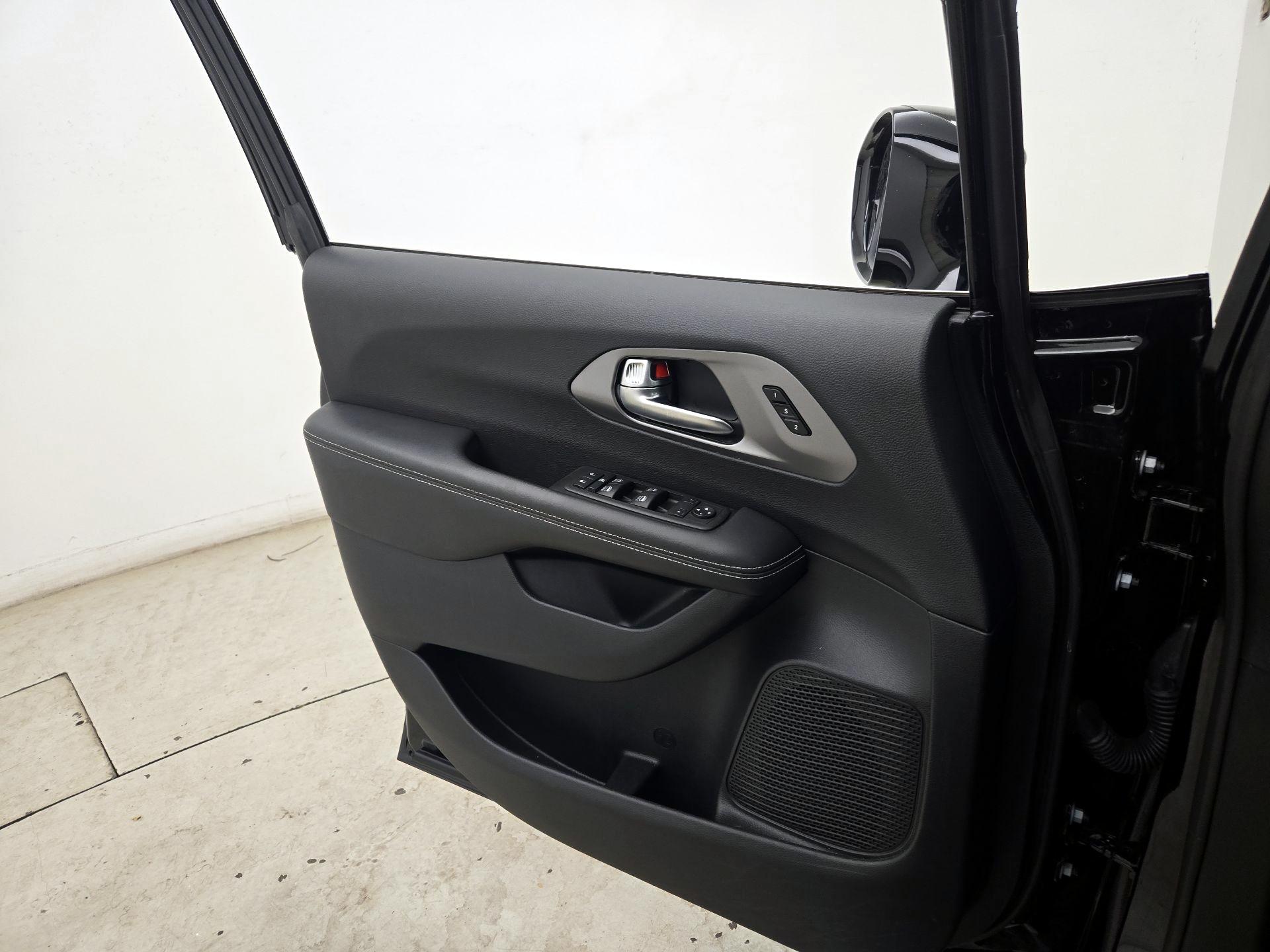 Thumbnail: 2025 Chrysler Pacifica - 12
