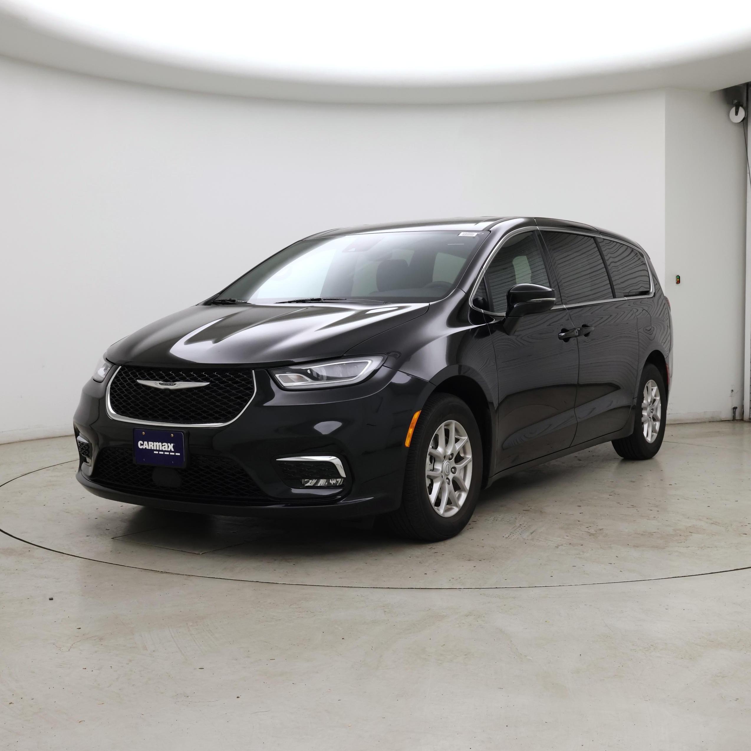 Thumbnail: 2025 Chrysler Pacifica - 4