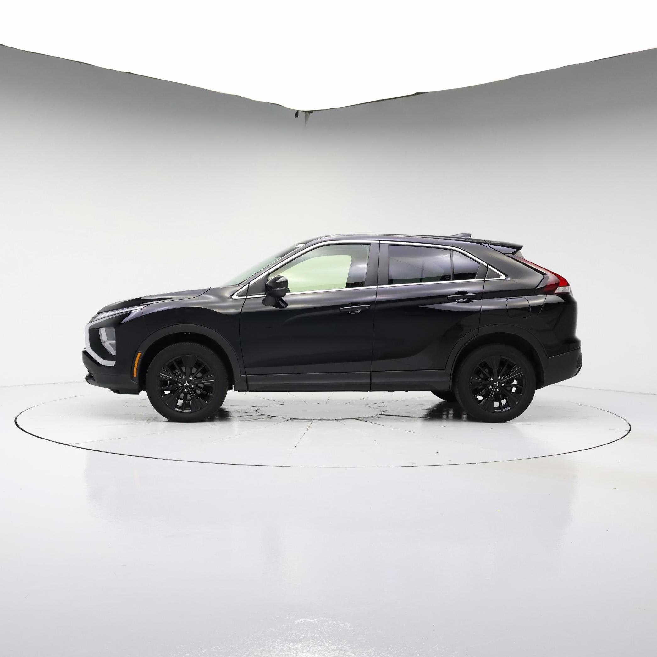 Thumbnail: 2022 Mitsubishi Eclipse Cross - 3