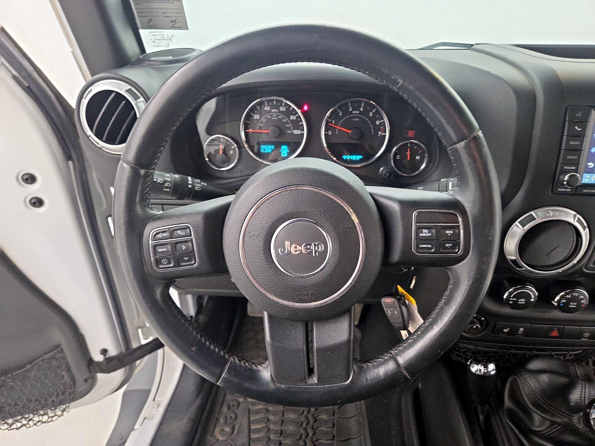 Thumbnail: 2015 Jeep Wrangler - 10