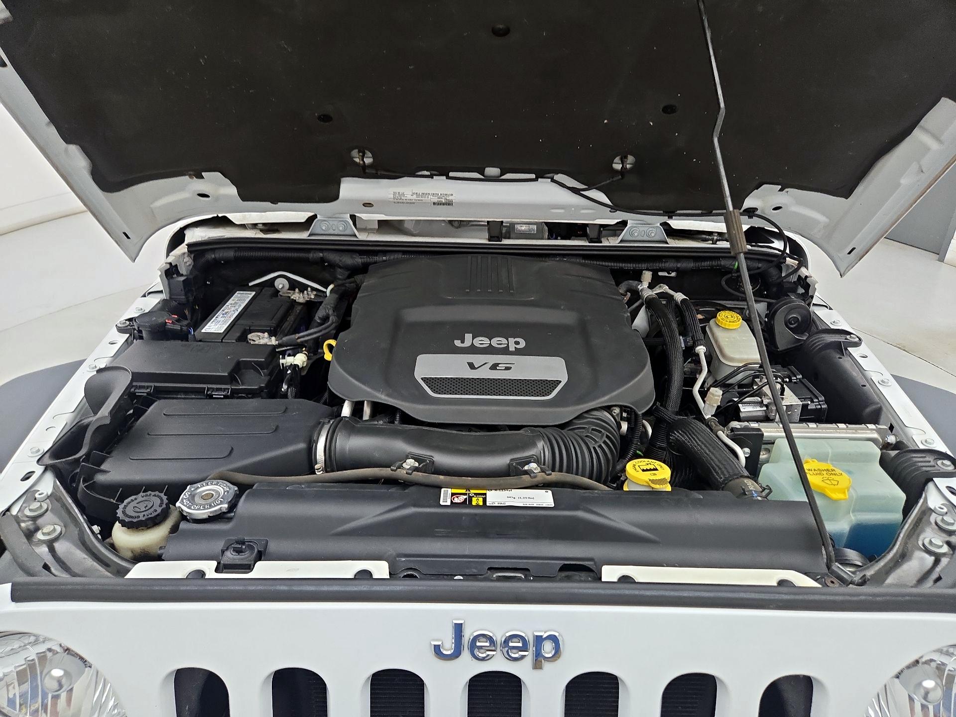 Thumbnail: 2015 Jeep Wrangler - 19