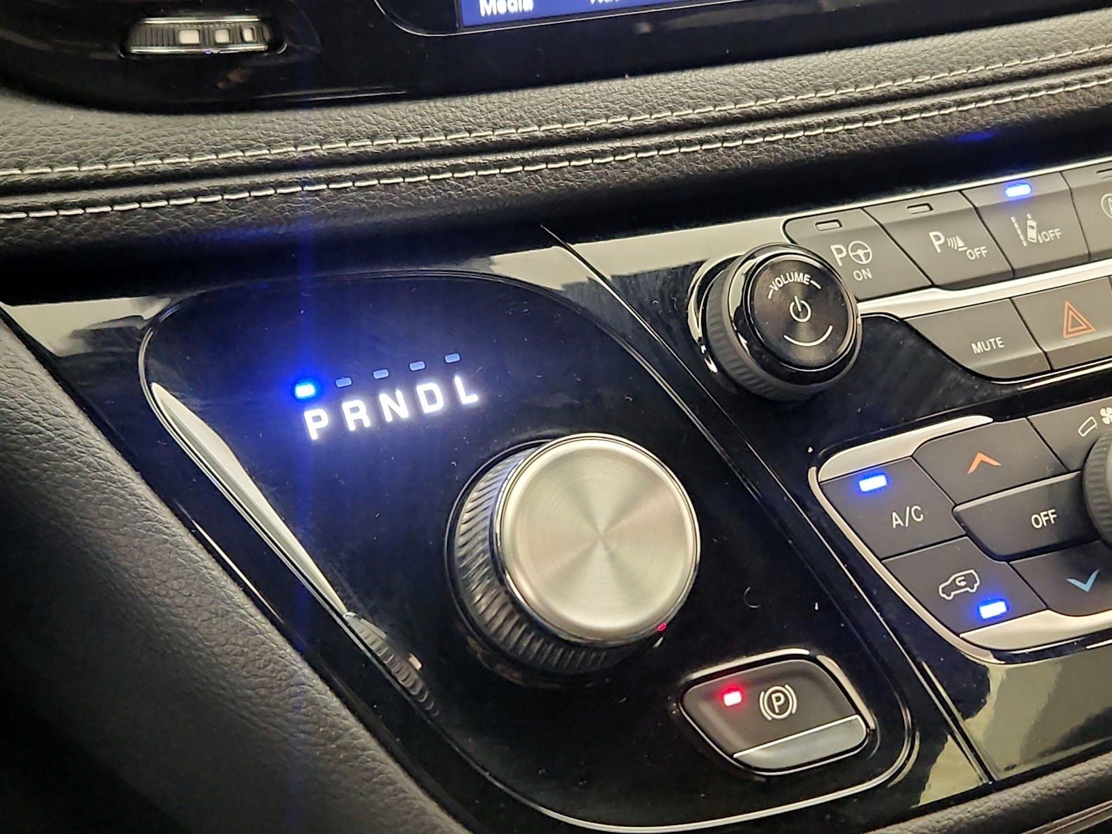 2018 Chrysler Pacifica Limited - Photo 19