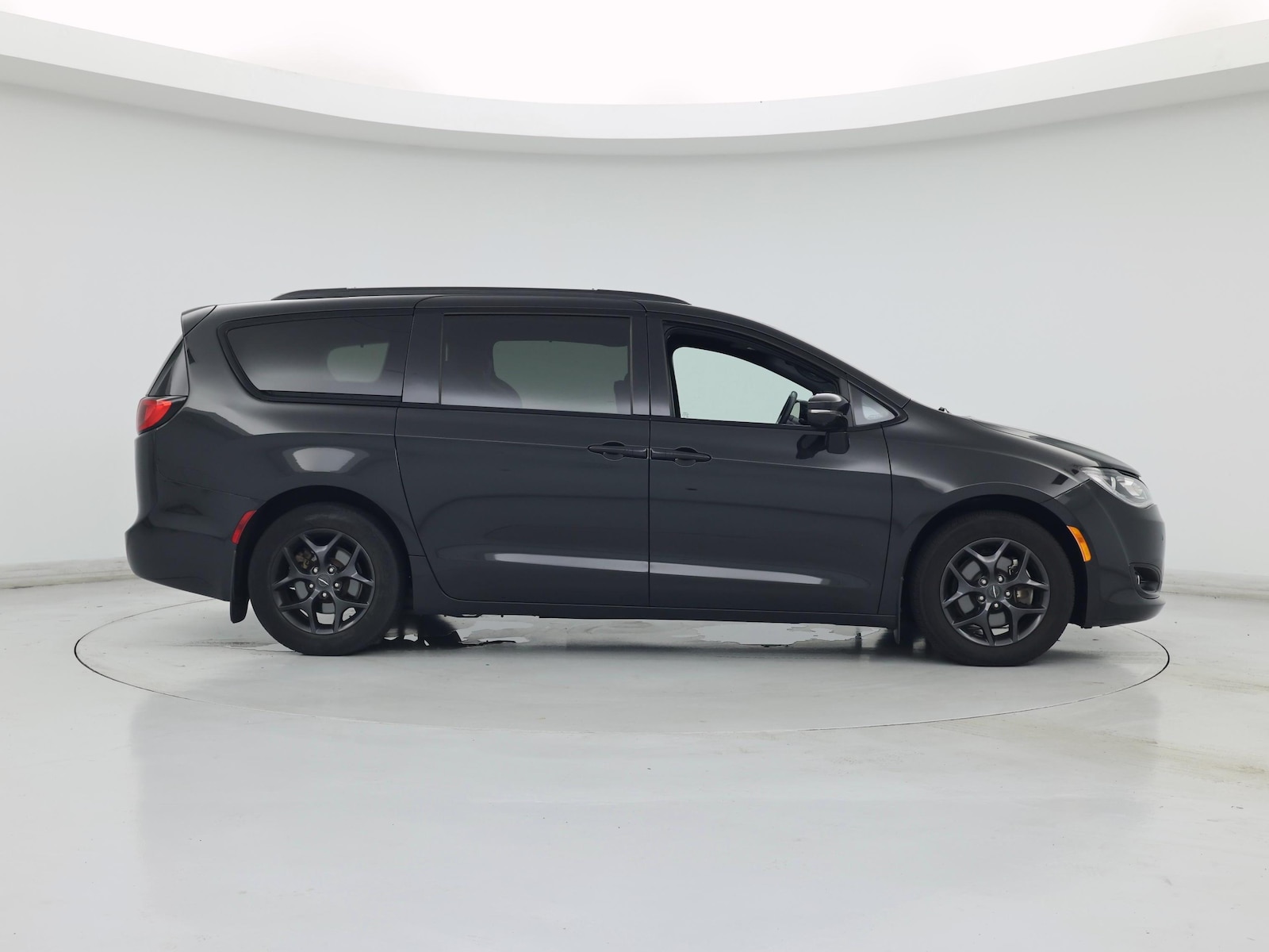 2018 Chrysler Pacifica Limited - Photo 8