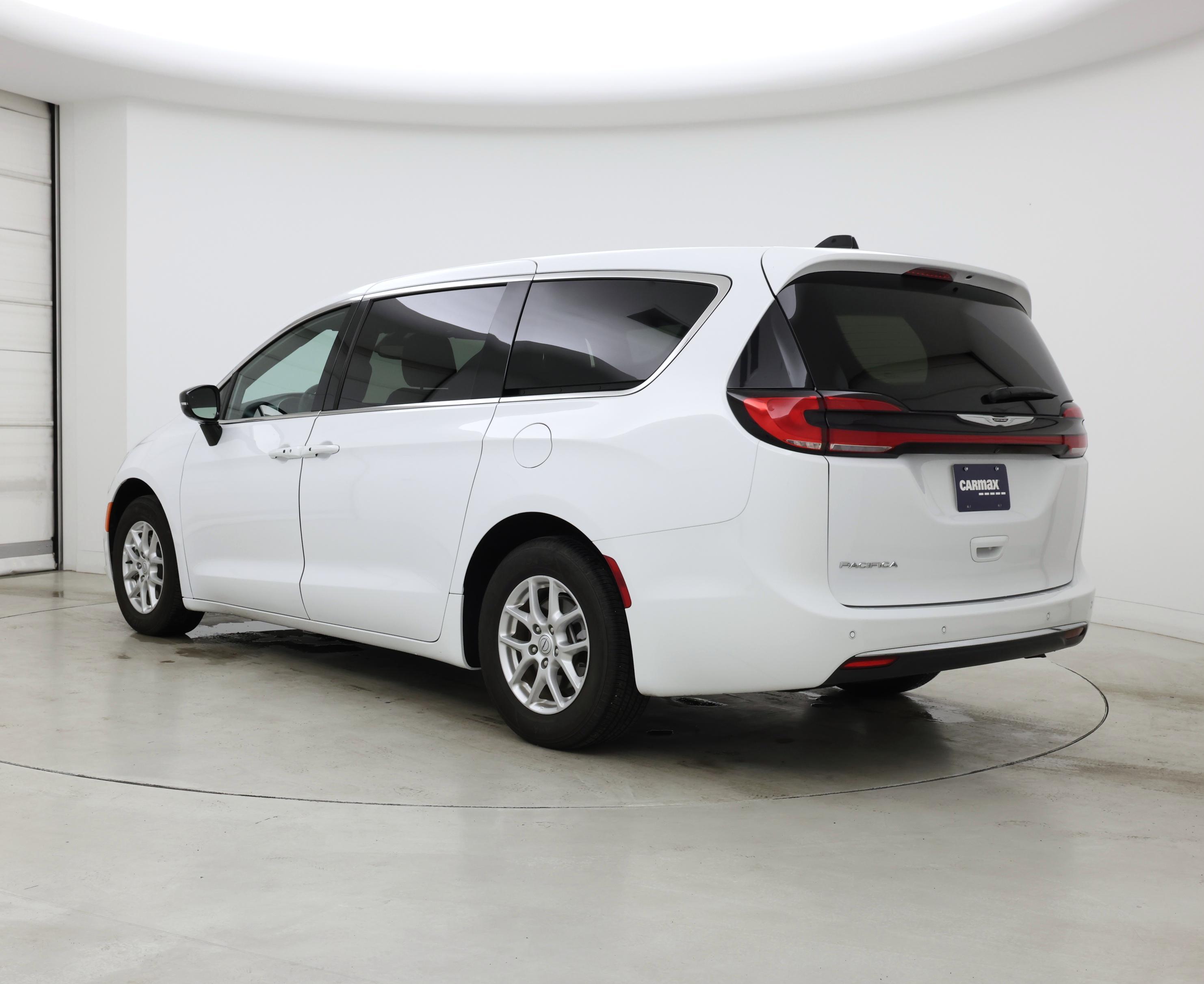 Thumbnail: 2025 Chrysler Pacifica - 2