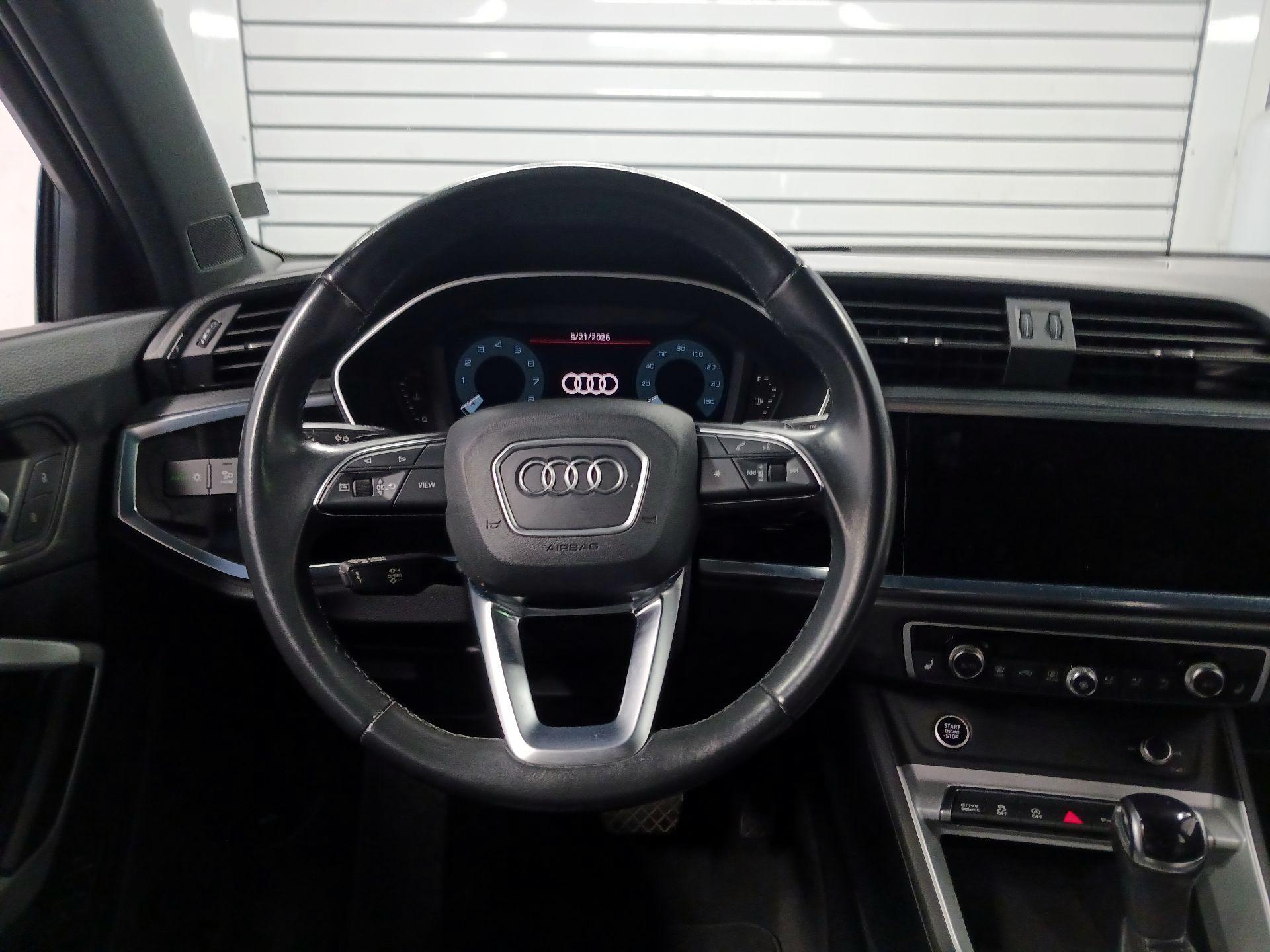 Thumbnail: 2023 Audi Q3 - 10