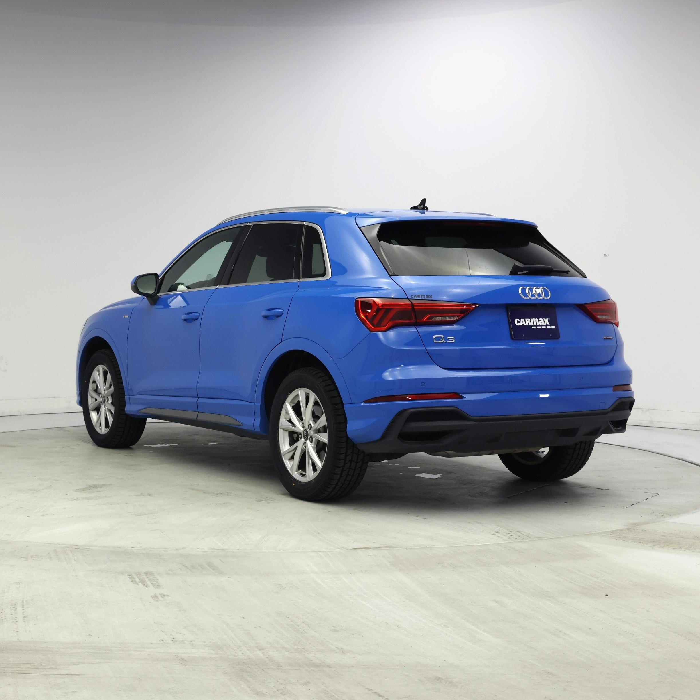 Thumbnail: 2023 Audi Q3 - 2