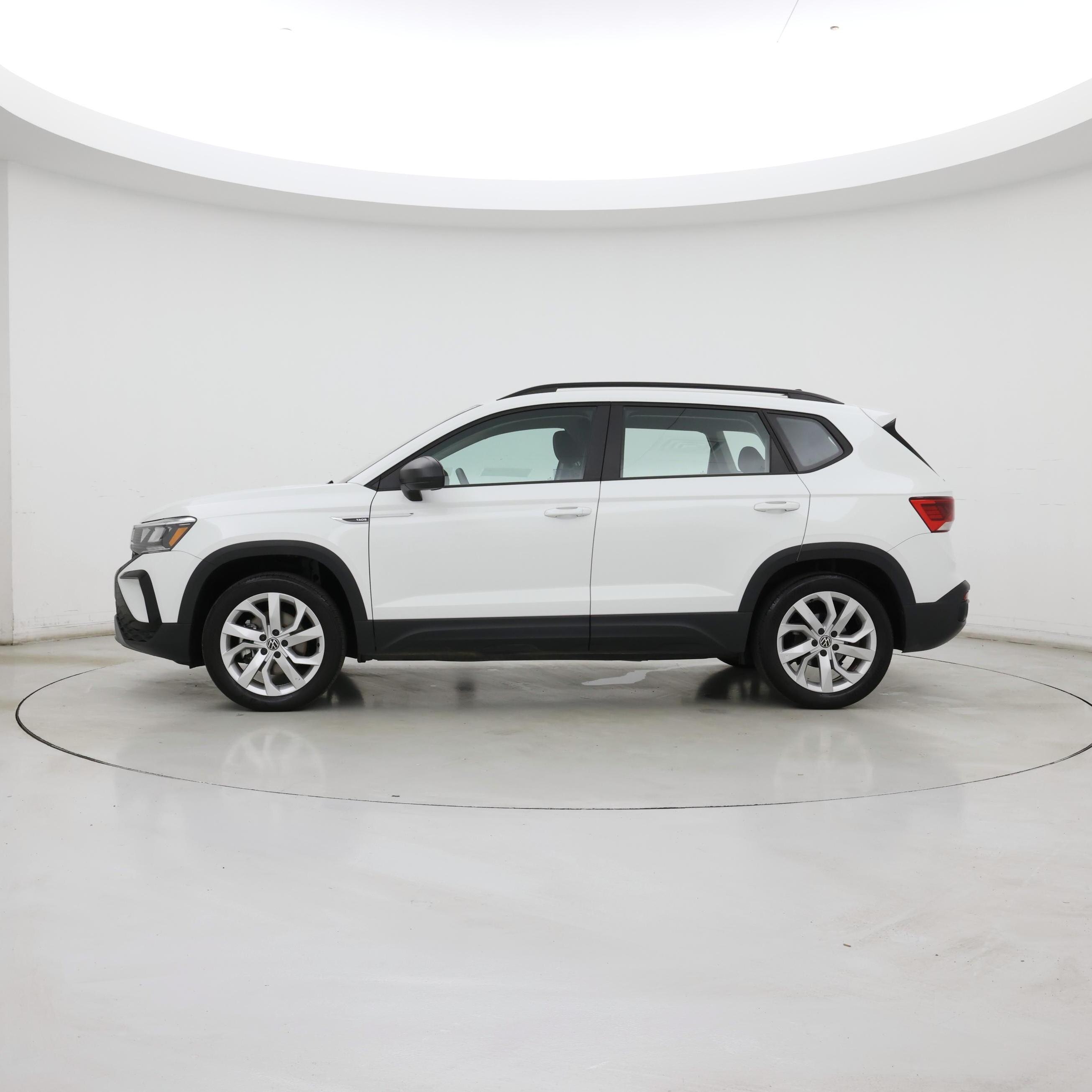 Thumbnail: 2023 Volkswagen Taos - 3