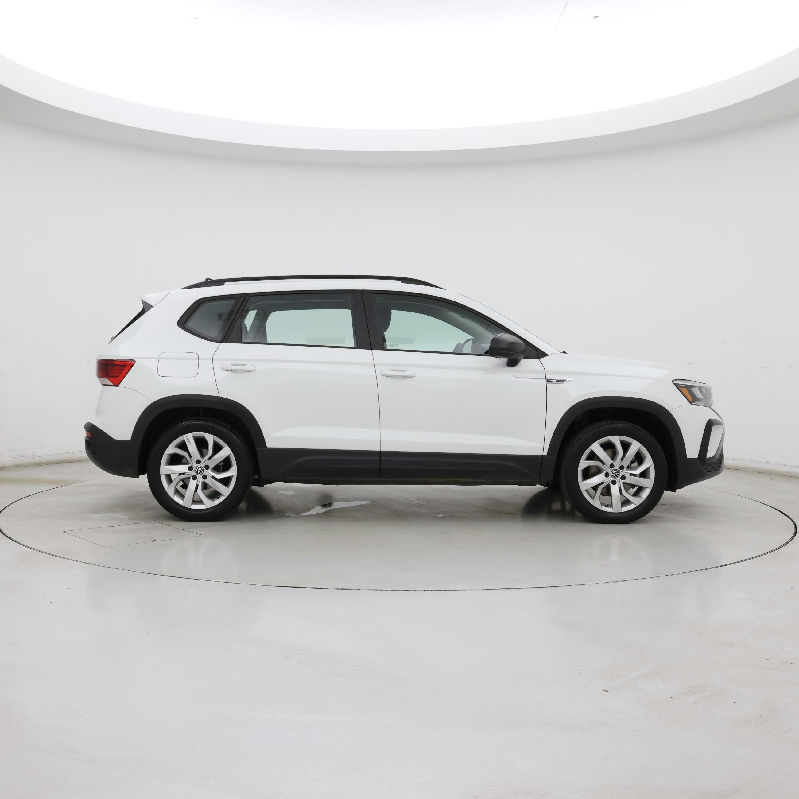 Thumbnail: 2023 Volkswagen Taos - 7