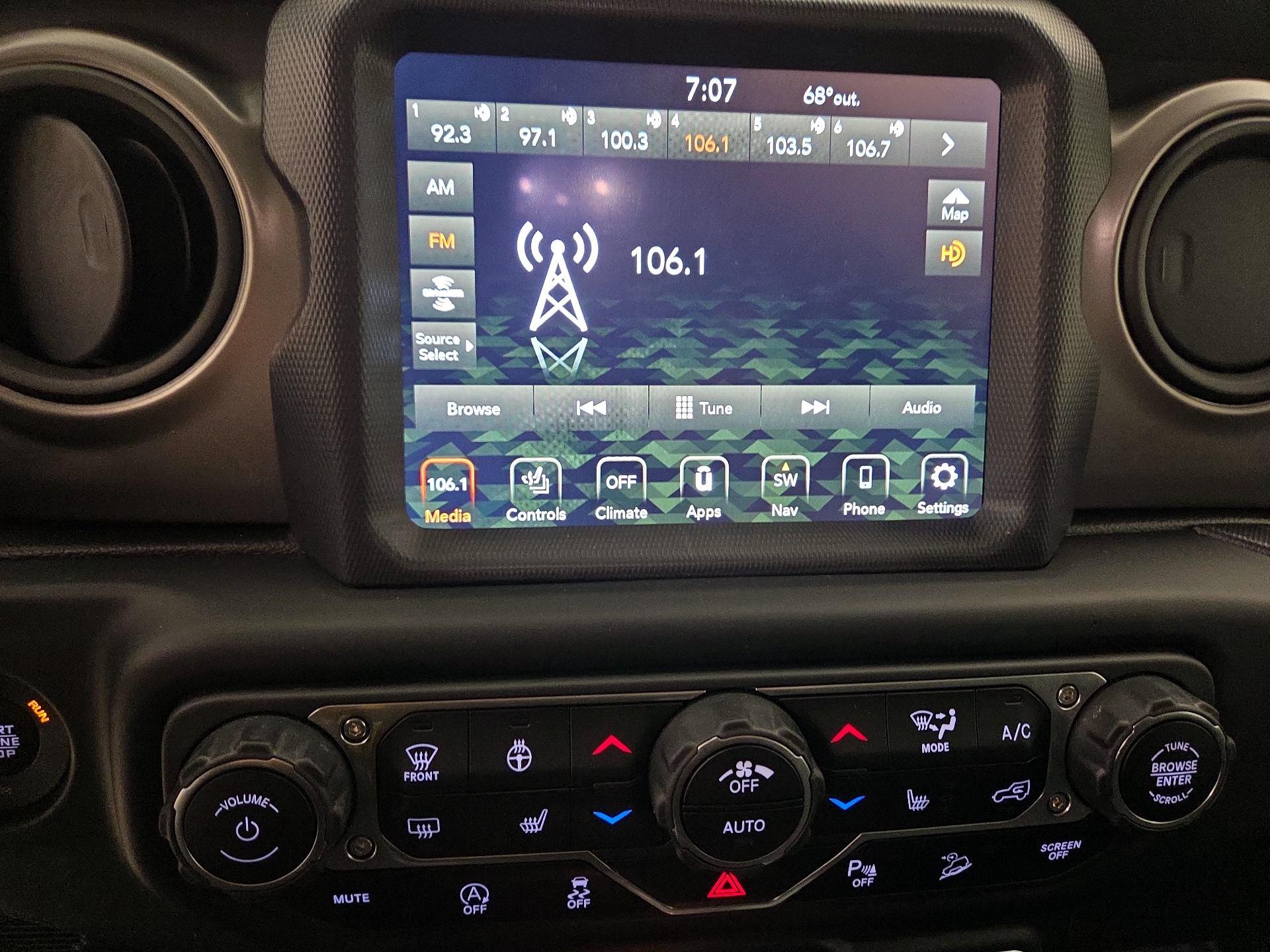 Thumbnail: 2021 Jeep Wrangler - 13