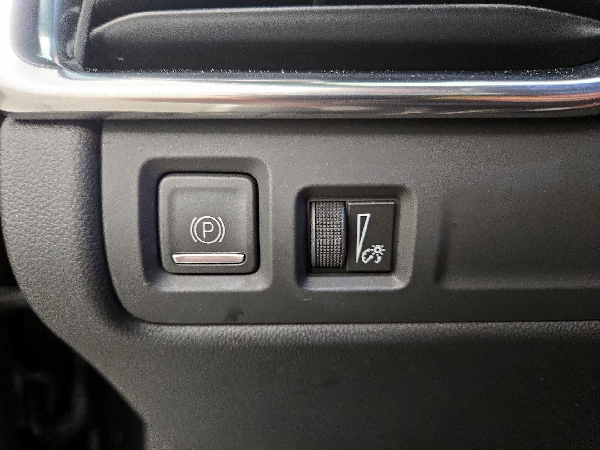 Thumbnail: 2021 Cadillac XT4 - 13
