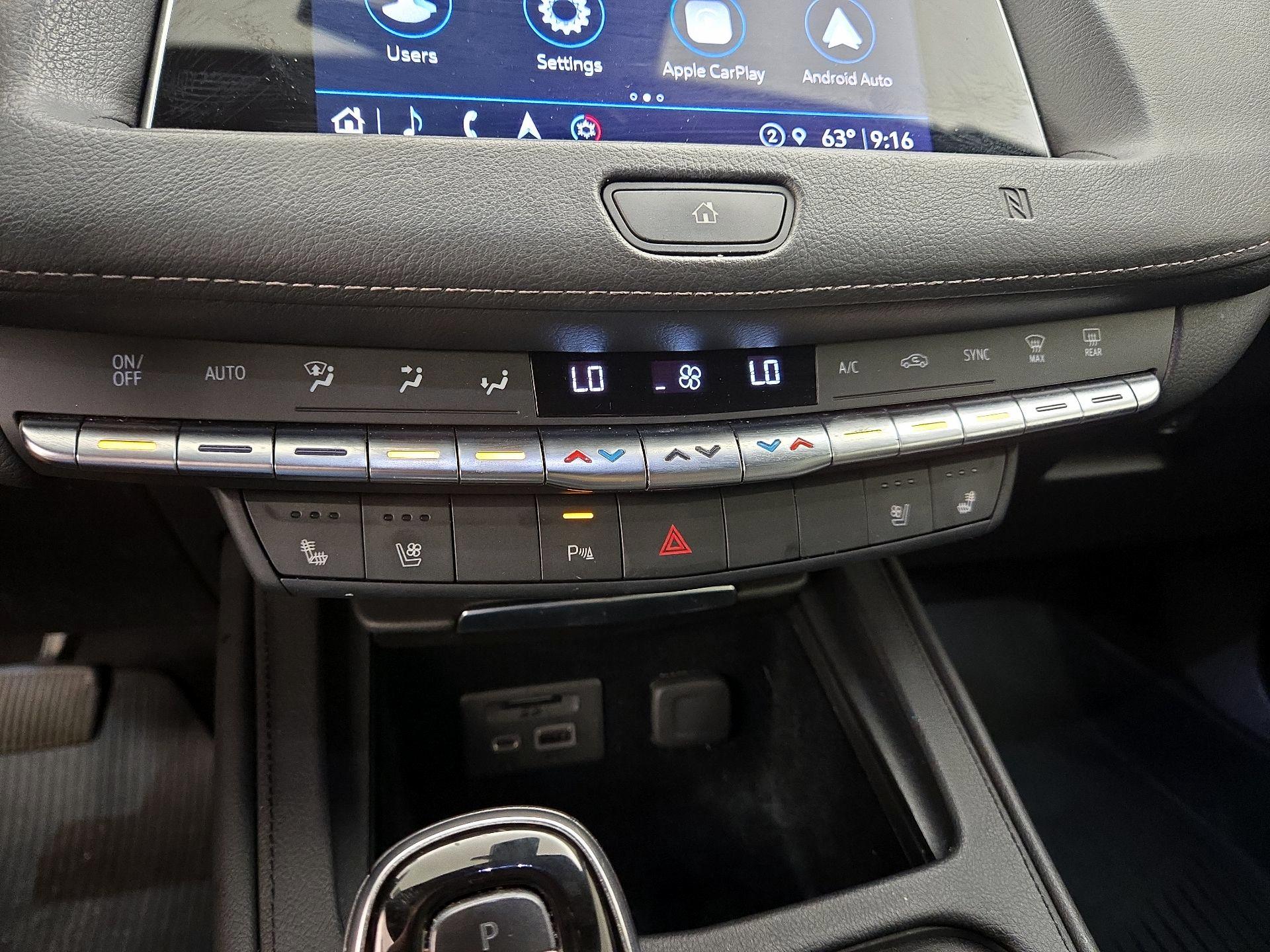 Thumbnail: 2021 Cadillac XT4 - 17