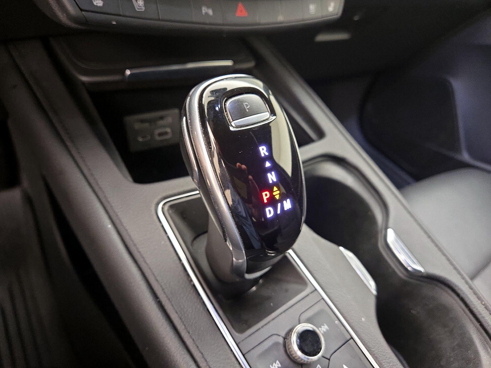 Thumbnail: 2021 Cadillac XT4 - 18