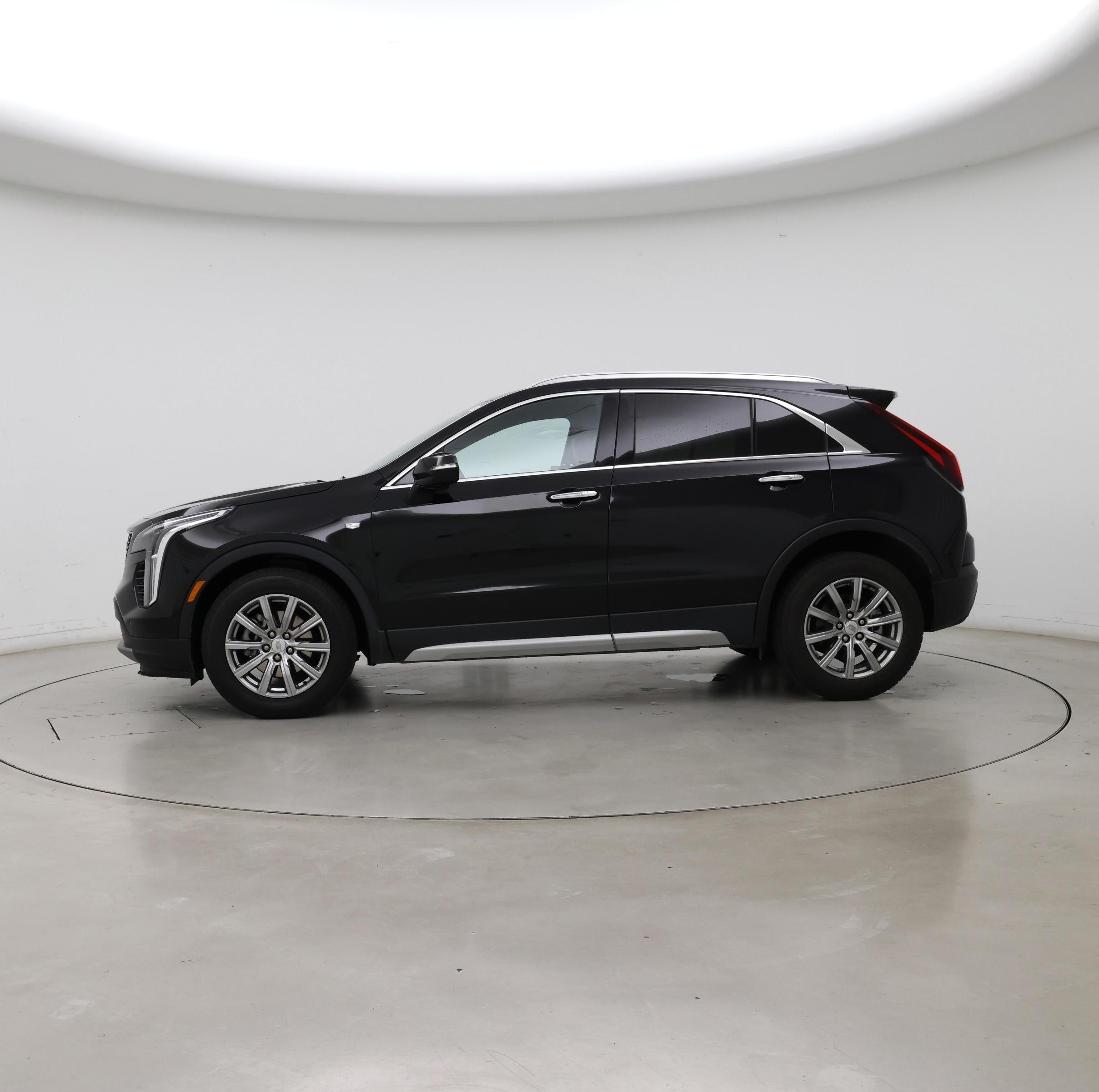 Thumbnail: 2021 Cadillac XT4 - 3