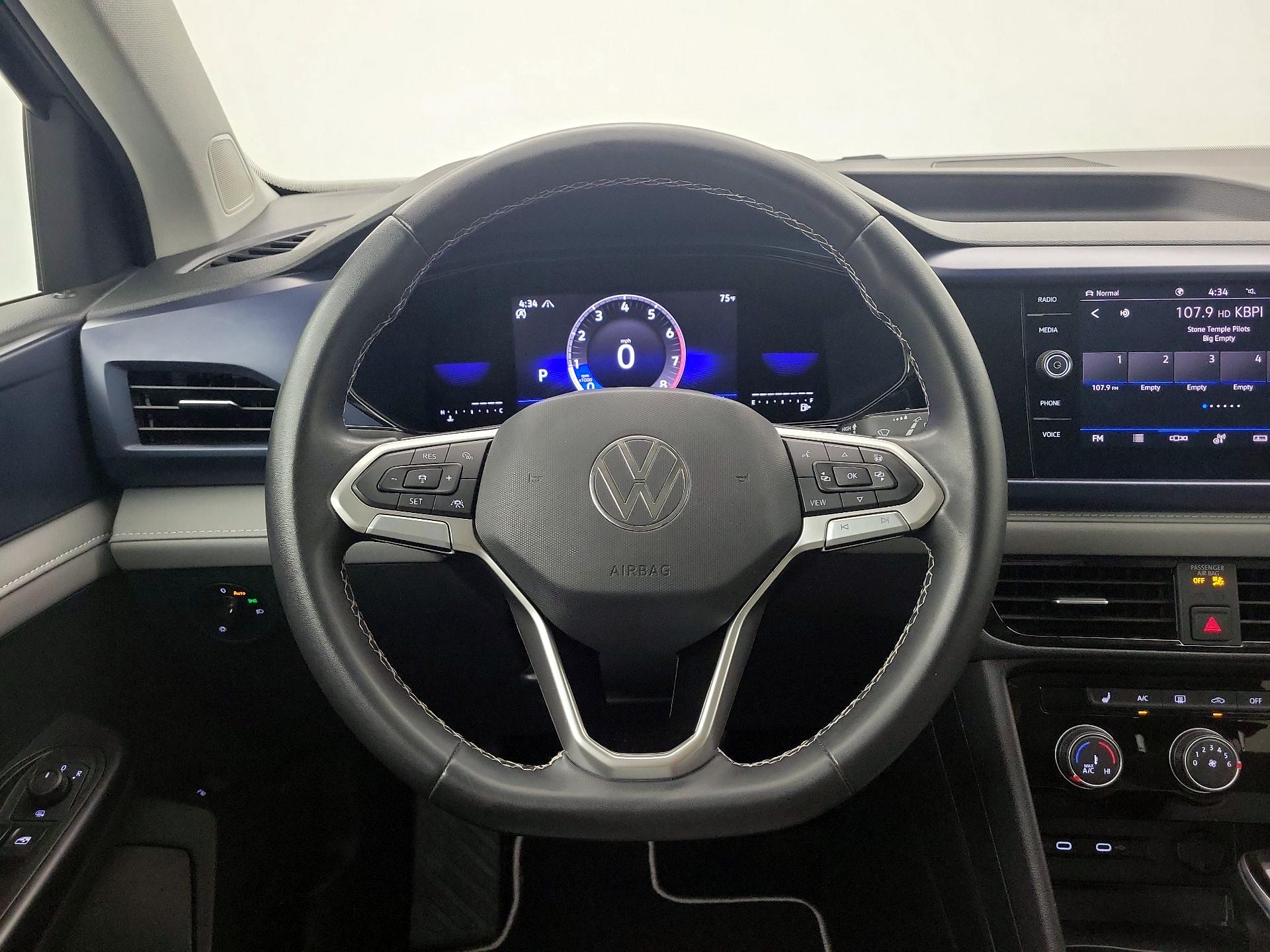 Thumbnail: 2023 Volkswagen Taos - 10